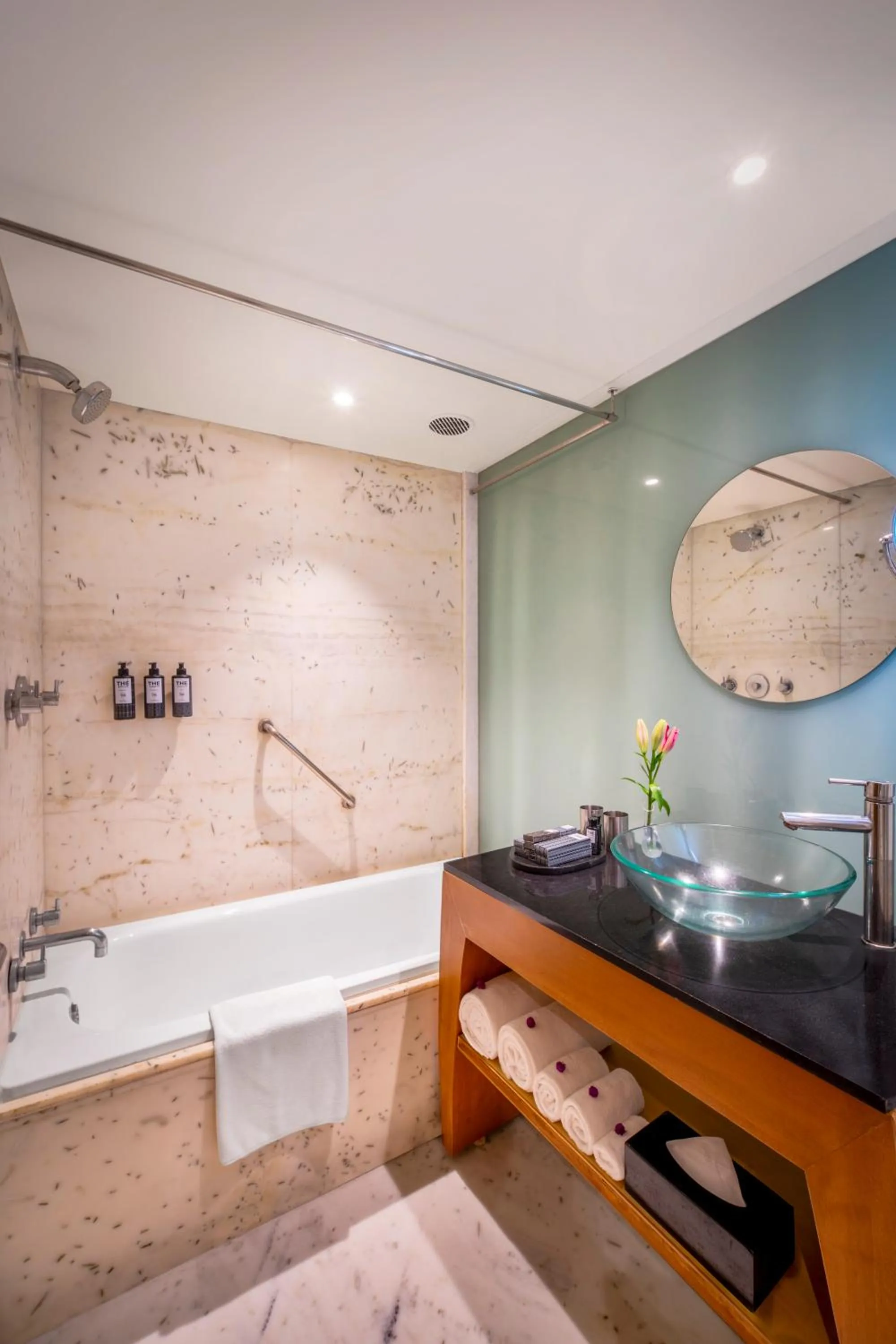 Deluxe Twin Room - single occupancy in The Park Chennai