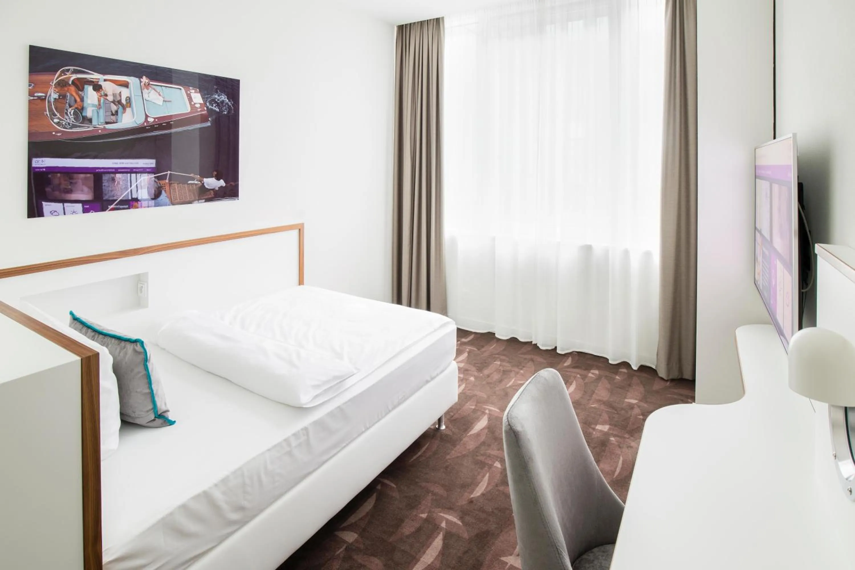 Standard Single Room in Mercure Hotel MOA Berlin