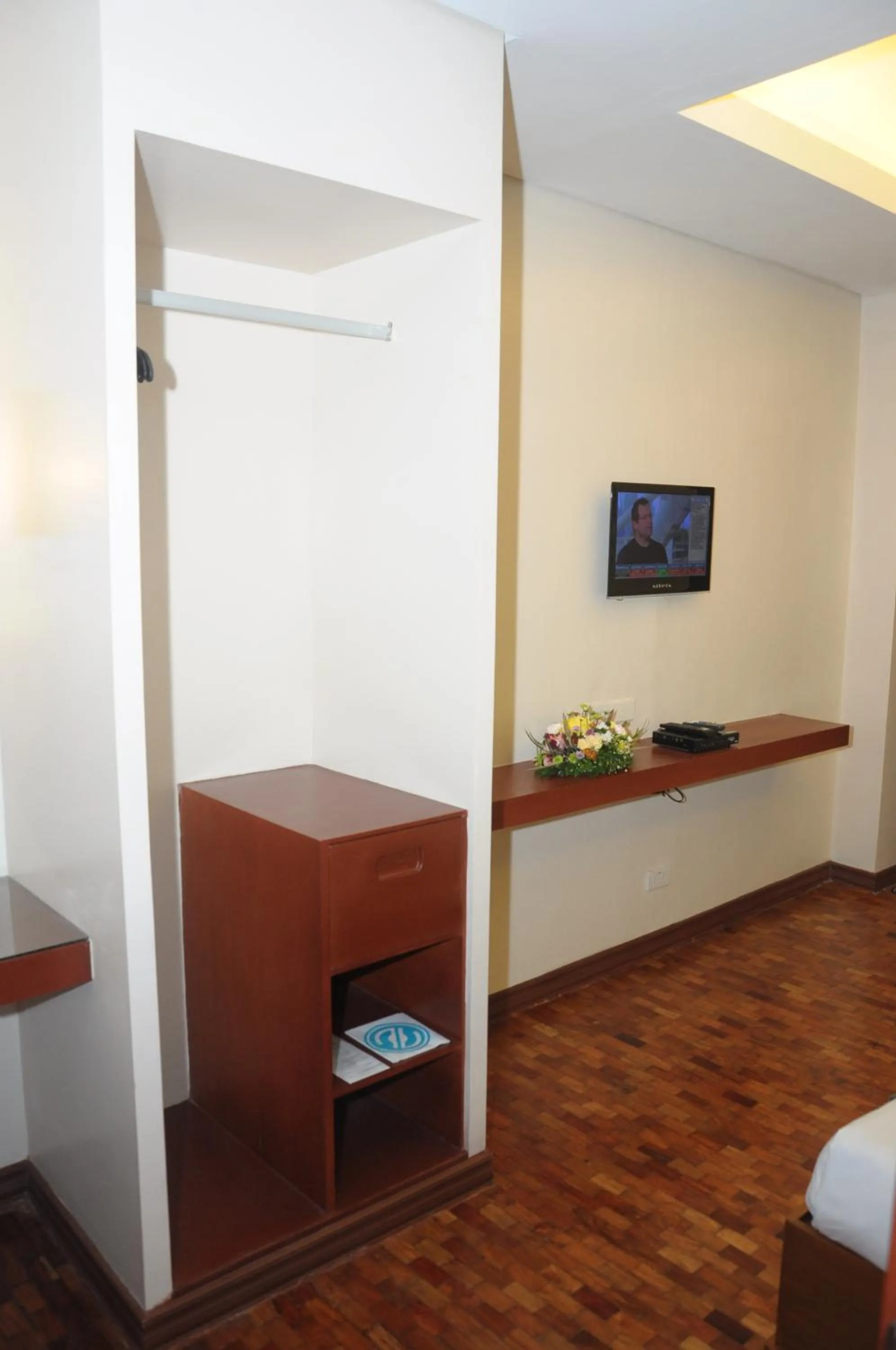Superior Room with Airconditioned in El Cielito Hotel - Baguio