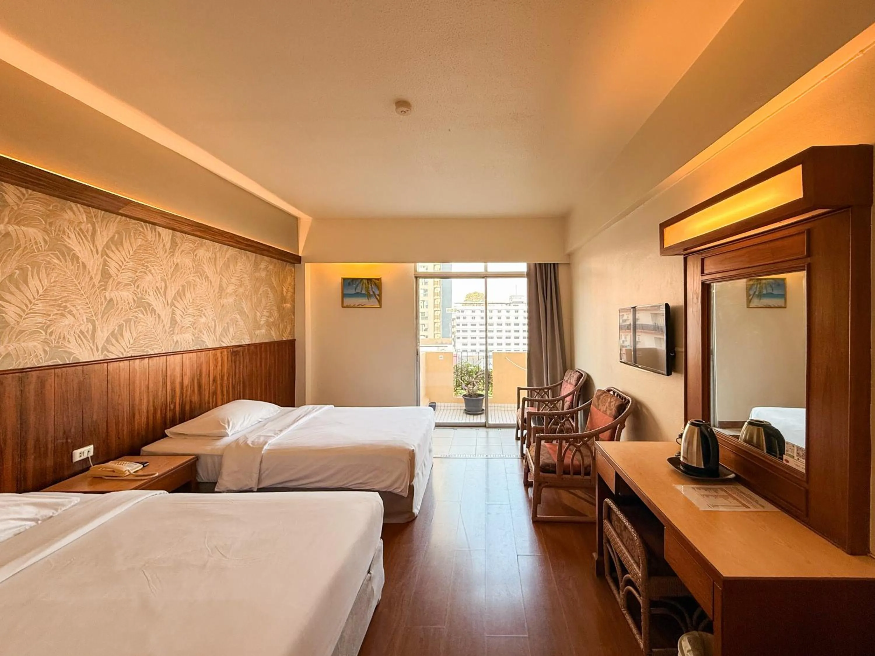 Superior Double or Twin Room in Golden Beach Hotel Pattaya