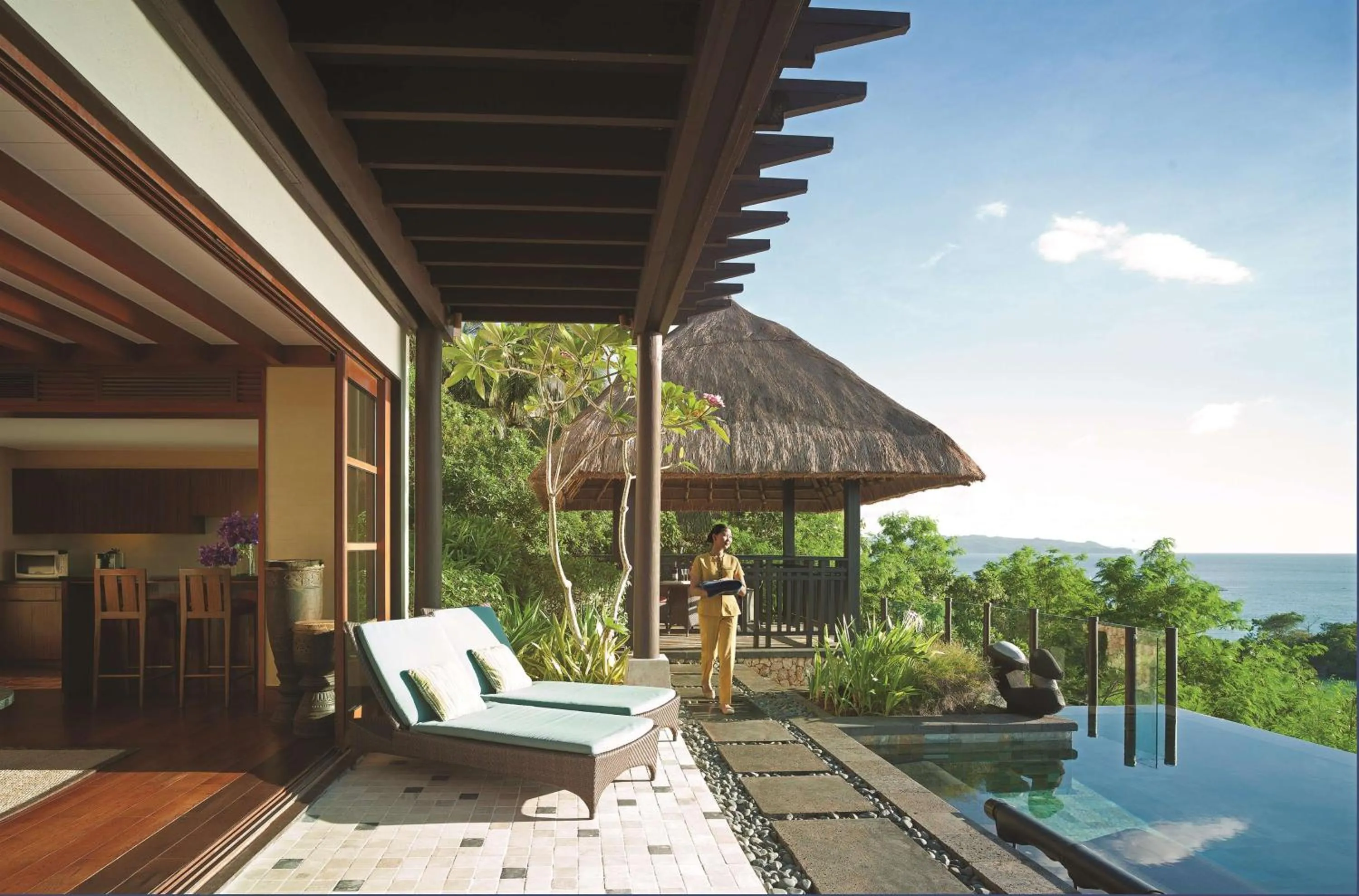 Loft Villa with Free Roundtrip Caticlan Airport Transfers in Shangri-La Boracay