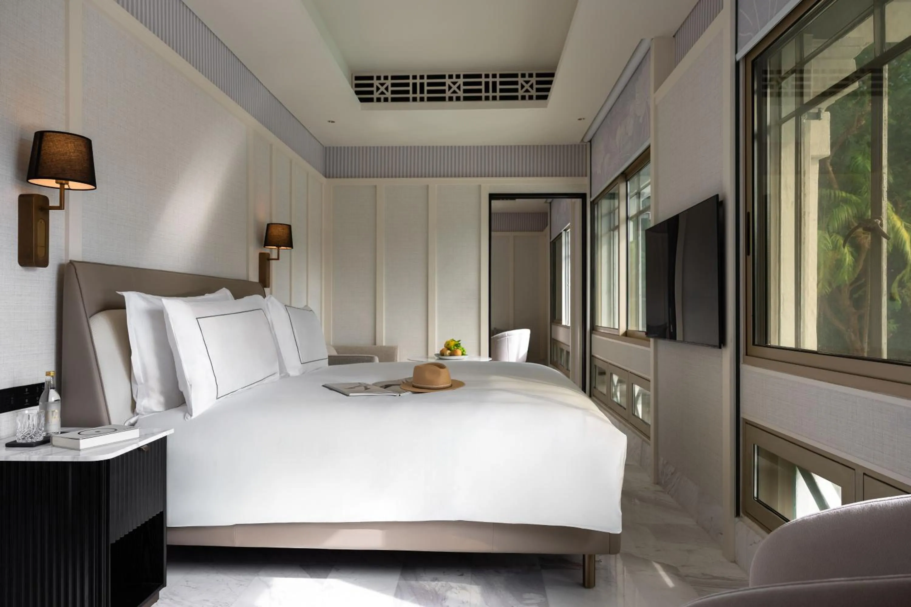 Pool Suite in METT Singapore