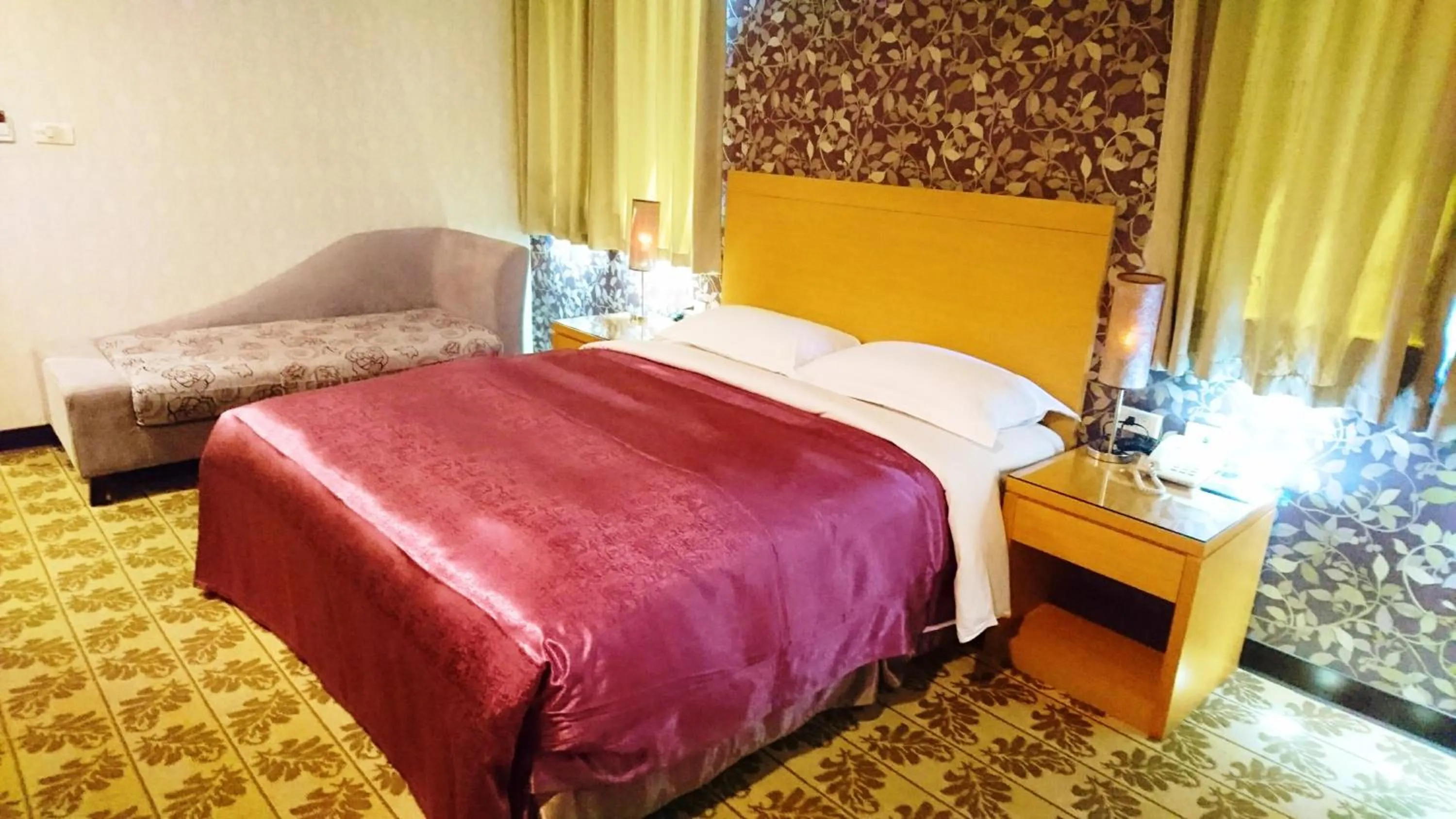 Standard Double Room in Metropolis Hotel