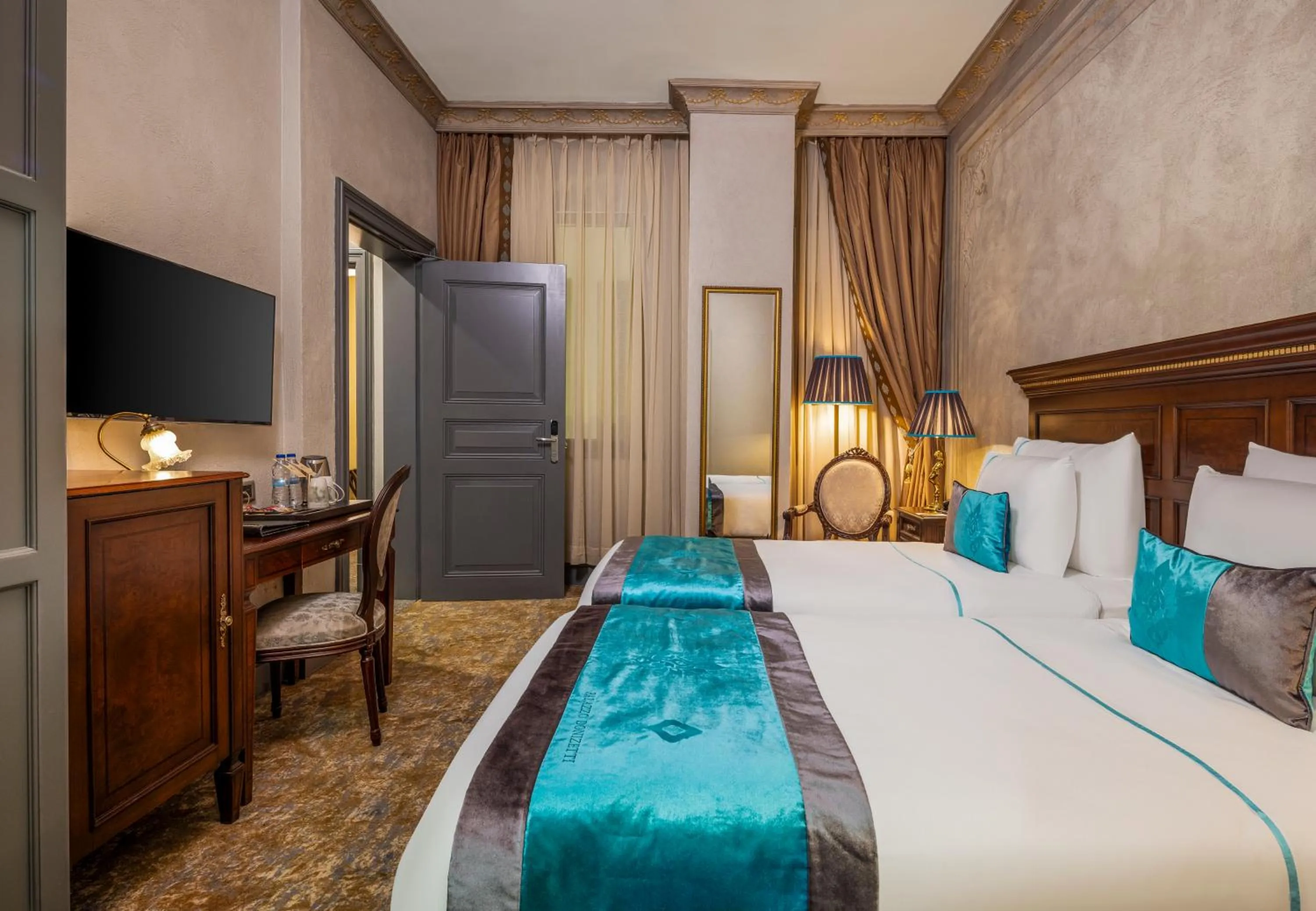 Deluxe Room + Additional Bed in Palazzo Donizetti Hotel - Special Class