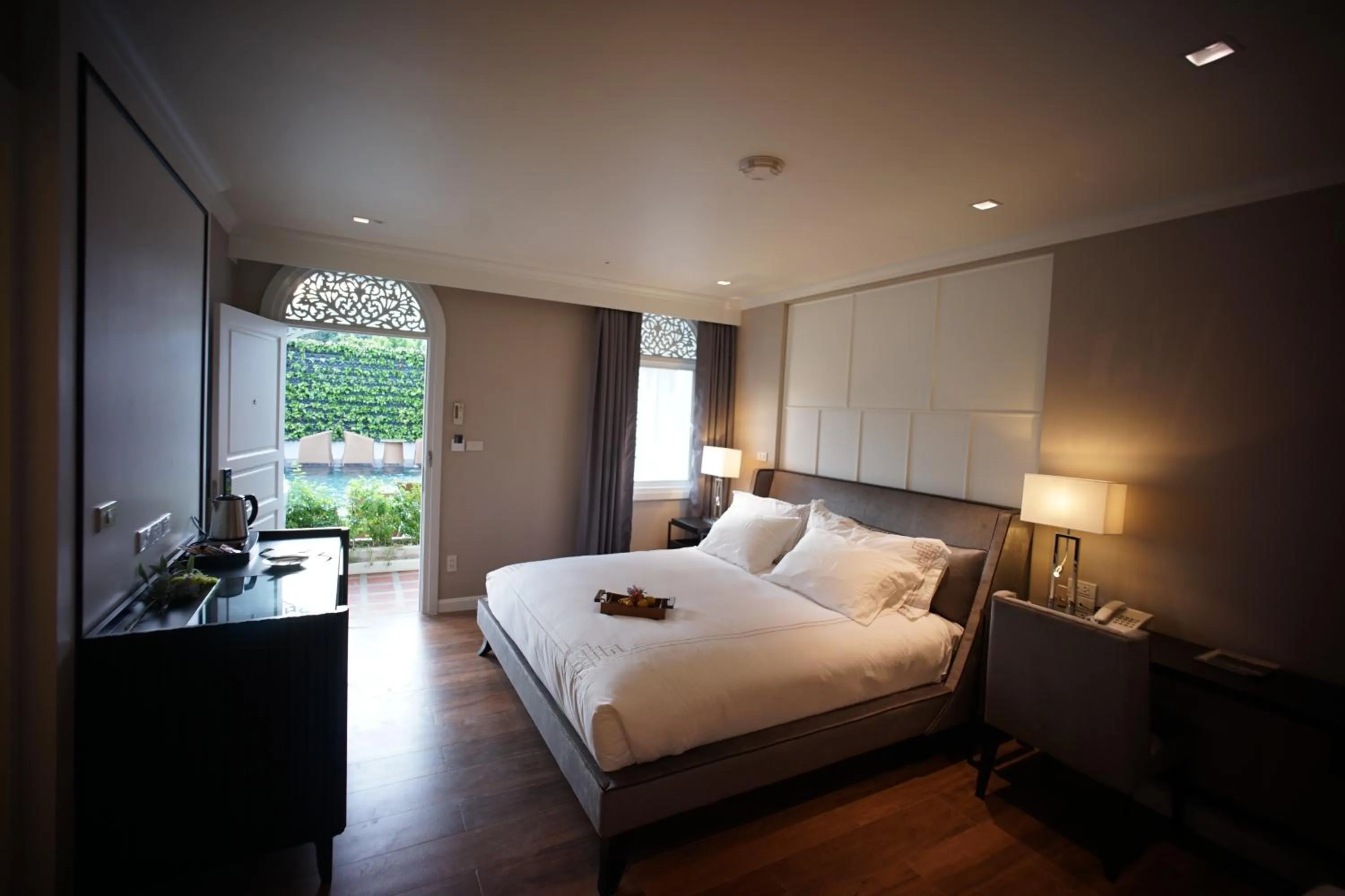 Grand King Suite in NirvaNAN House