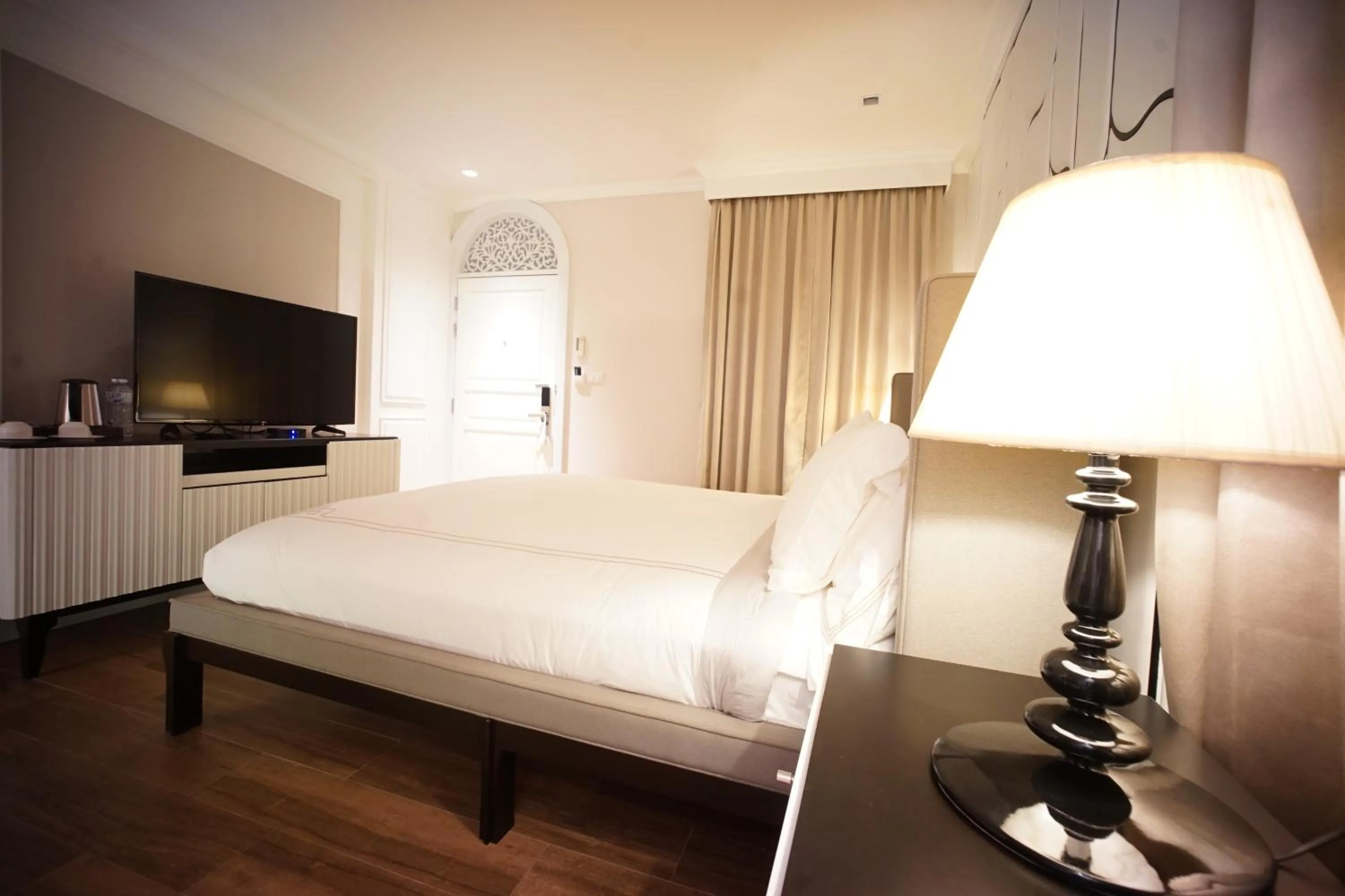 Classic King Suite in NirvaNAN House