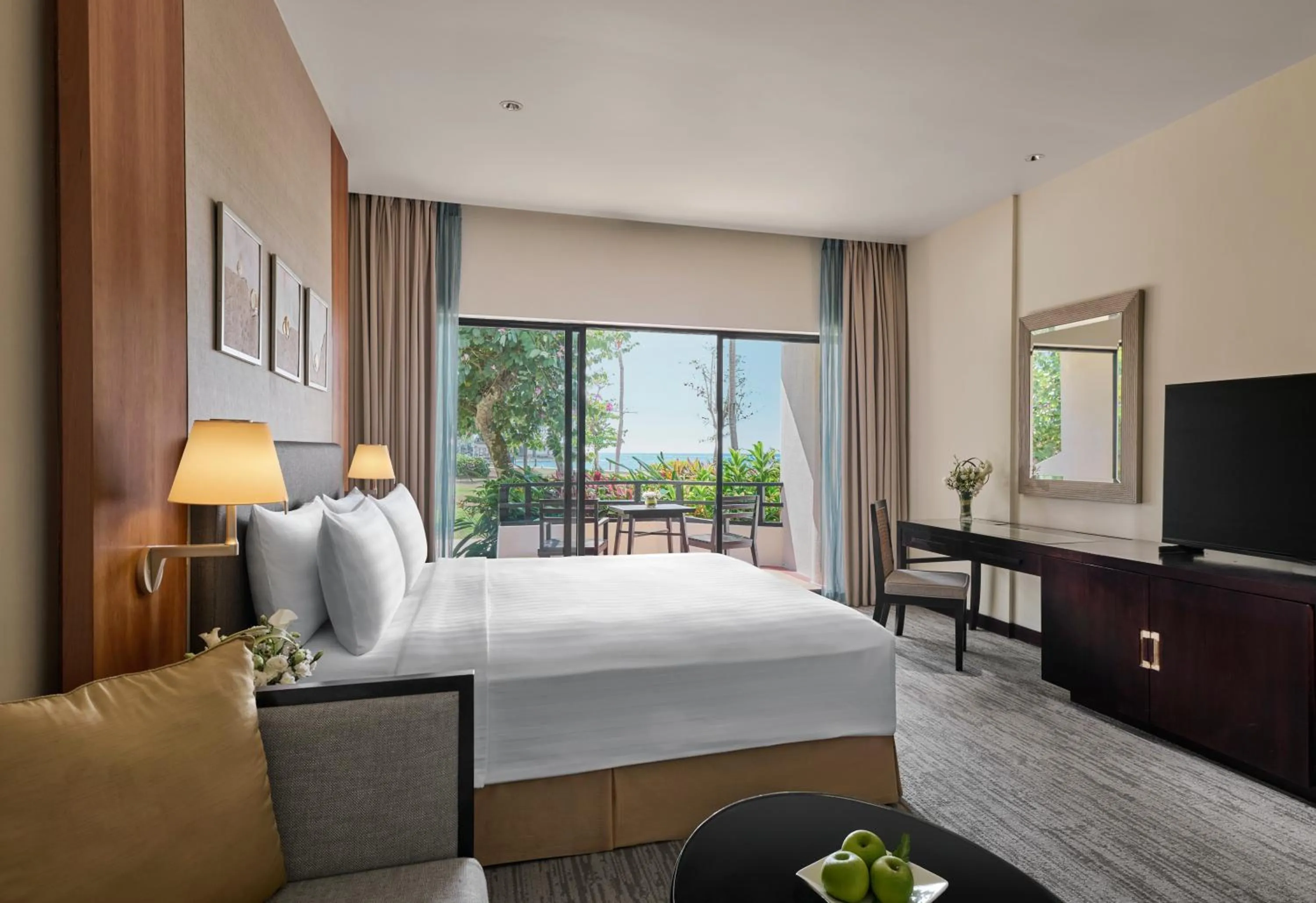 Kinabalu Sea View Terrace King in Shangri-La Tanjung Aru, Kota Kinabalu