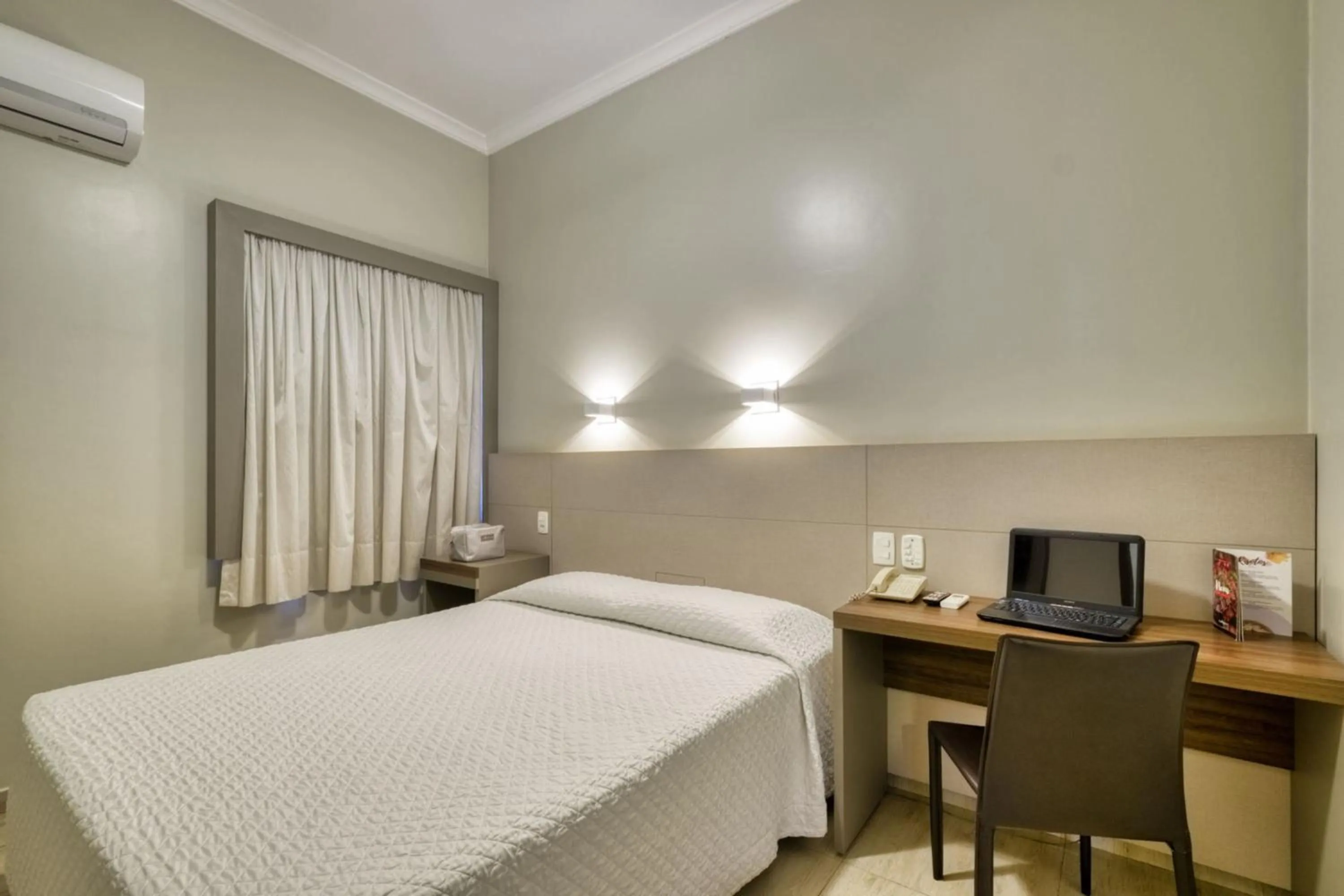 Standard Casal - single occupancy - 1 Cama Queen in Hotel Nacional de Rio Preto - Distributed by Intercity