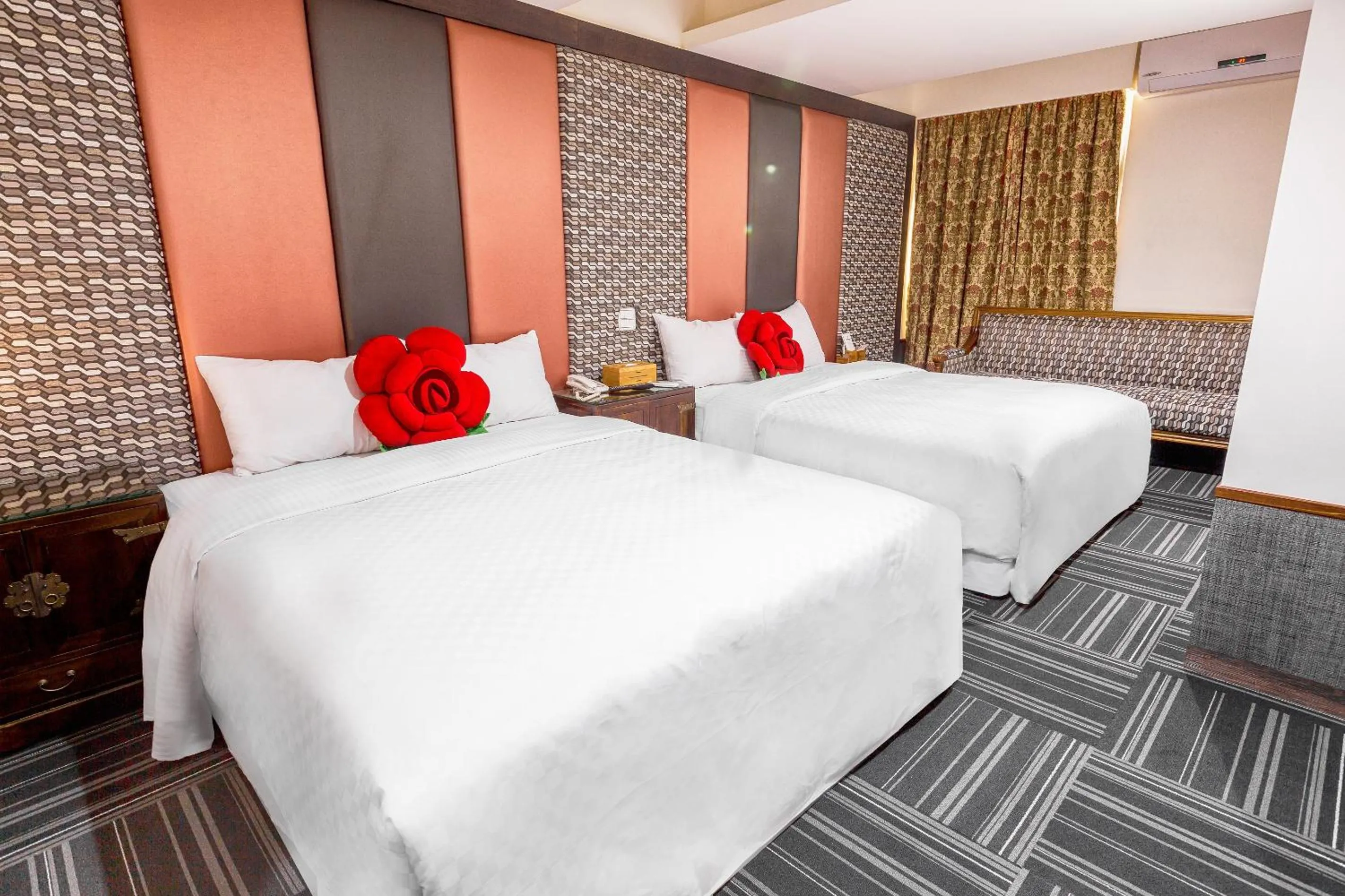 Superior Family Room in Han She Hotel