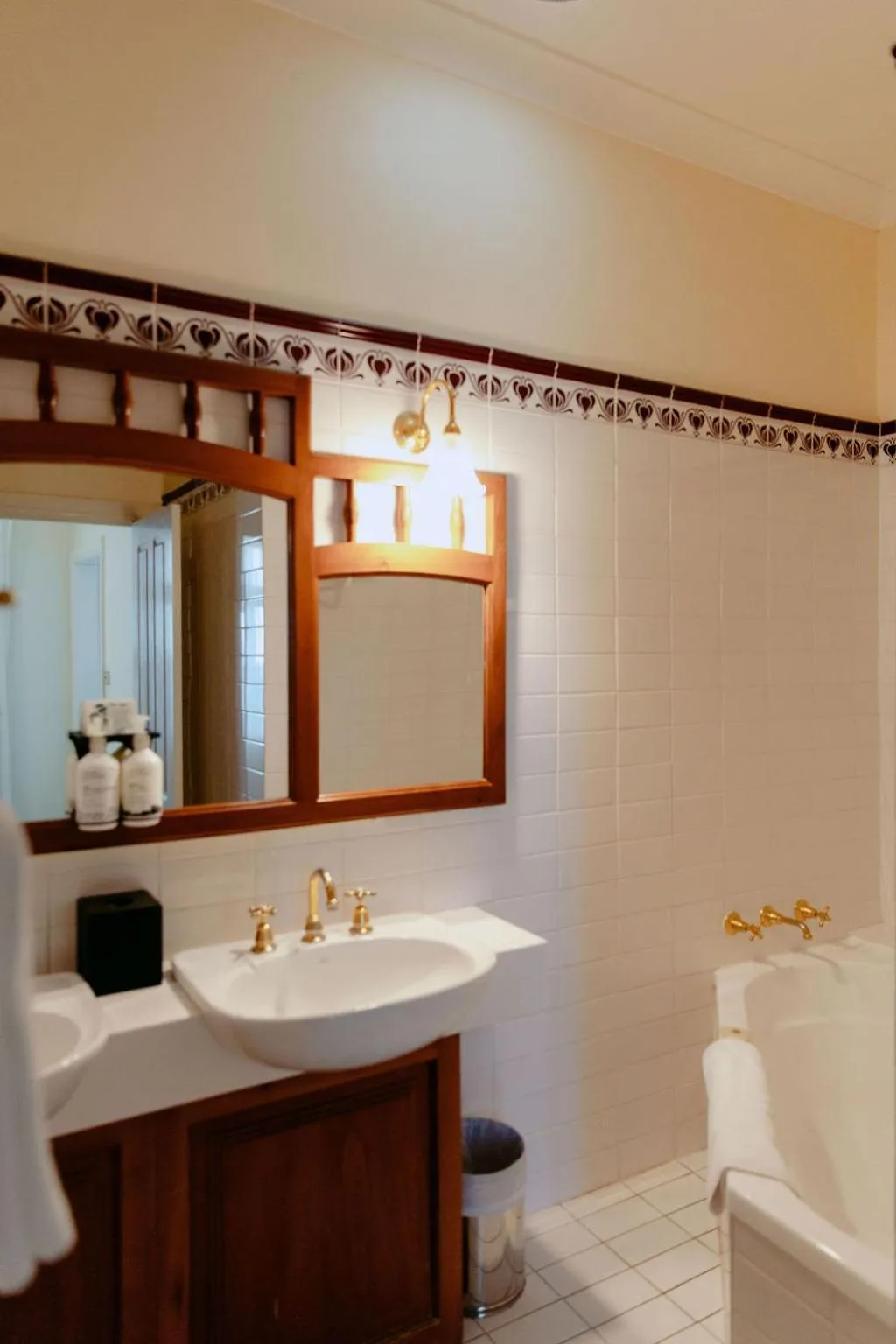 Heritage Suite in Mountain Heritage Hotel