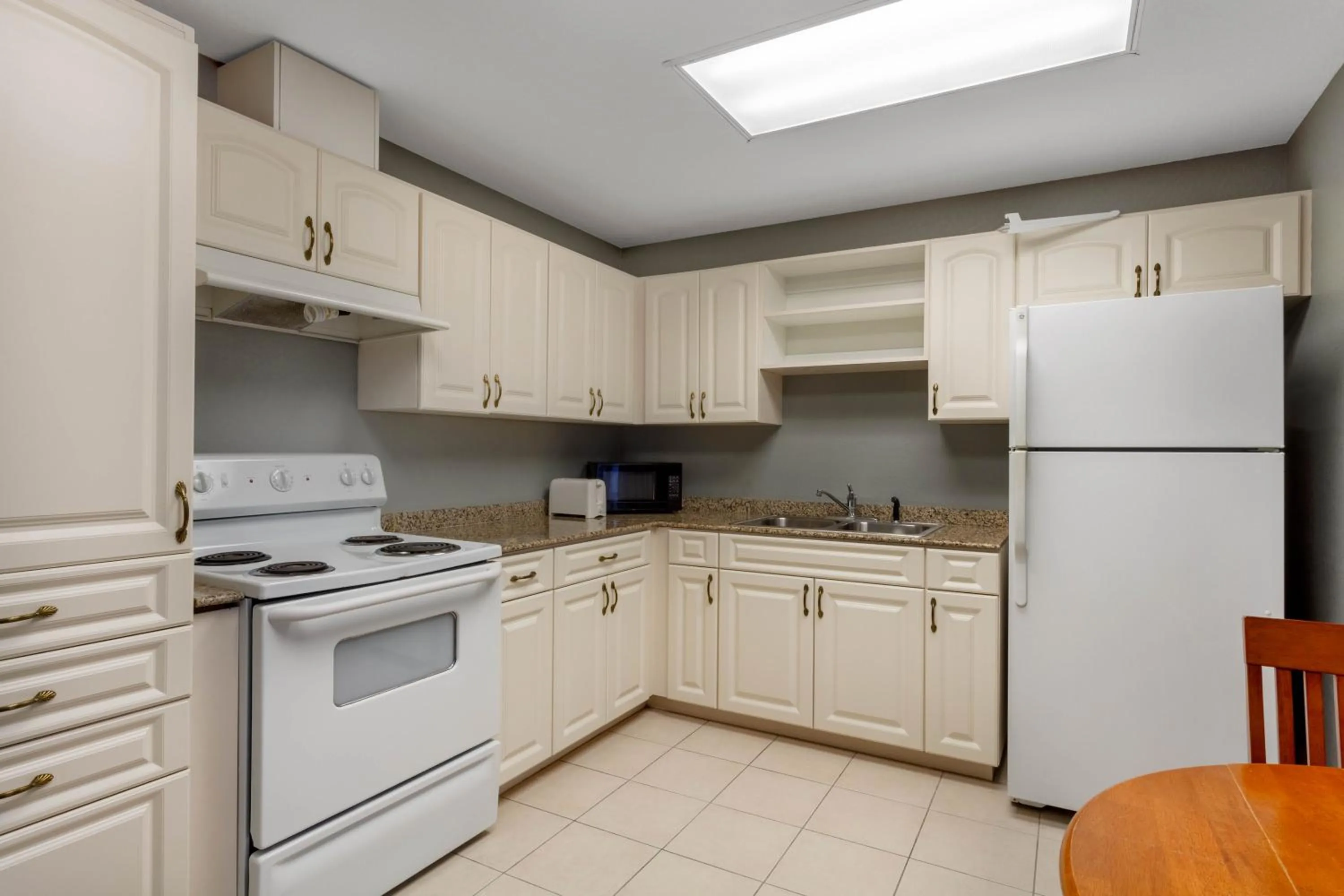 Deluxe Studio Suite with One King Bed and Kitchenette - Non-Smoking in La Quinta by Wyndham St. Petersburg Northeast *Newly Renovated
