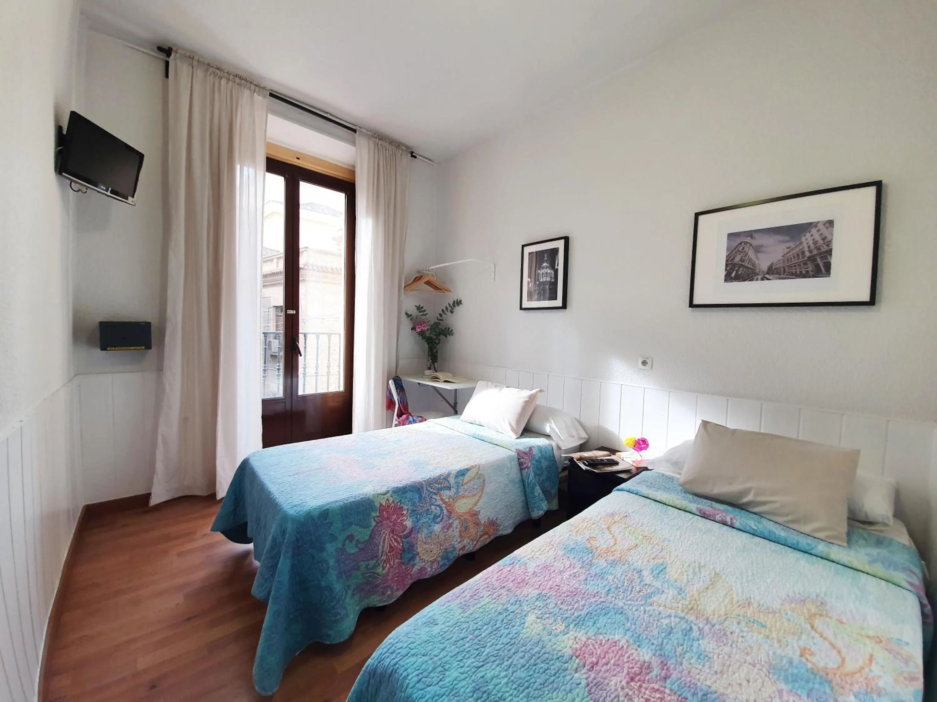 Twin Room in Hostal Alicante