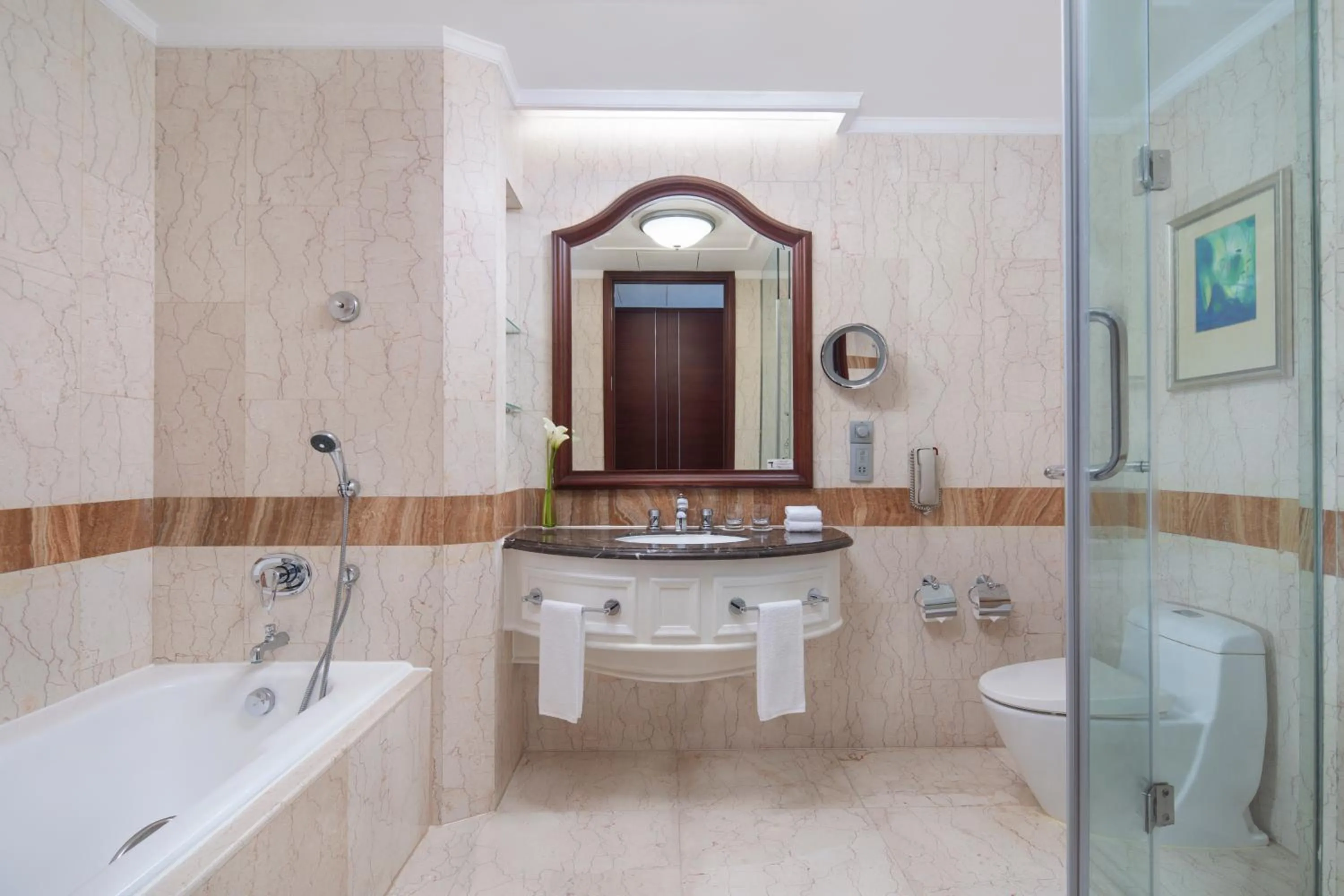 King Room with Mountain View in Shangri-La Suzhou