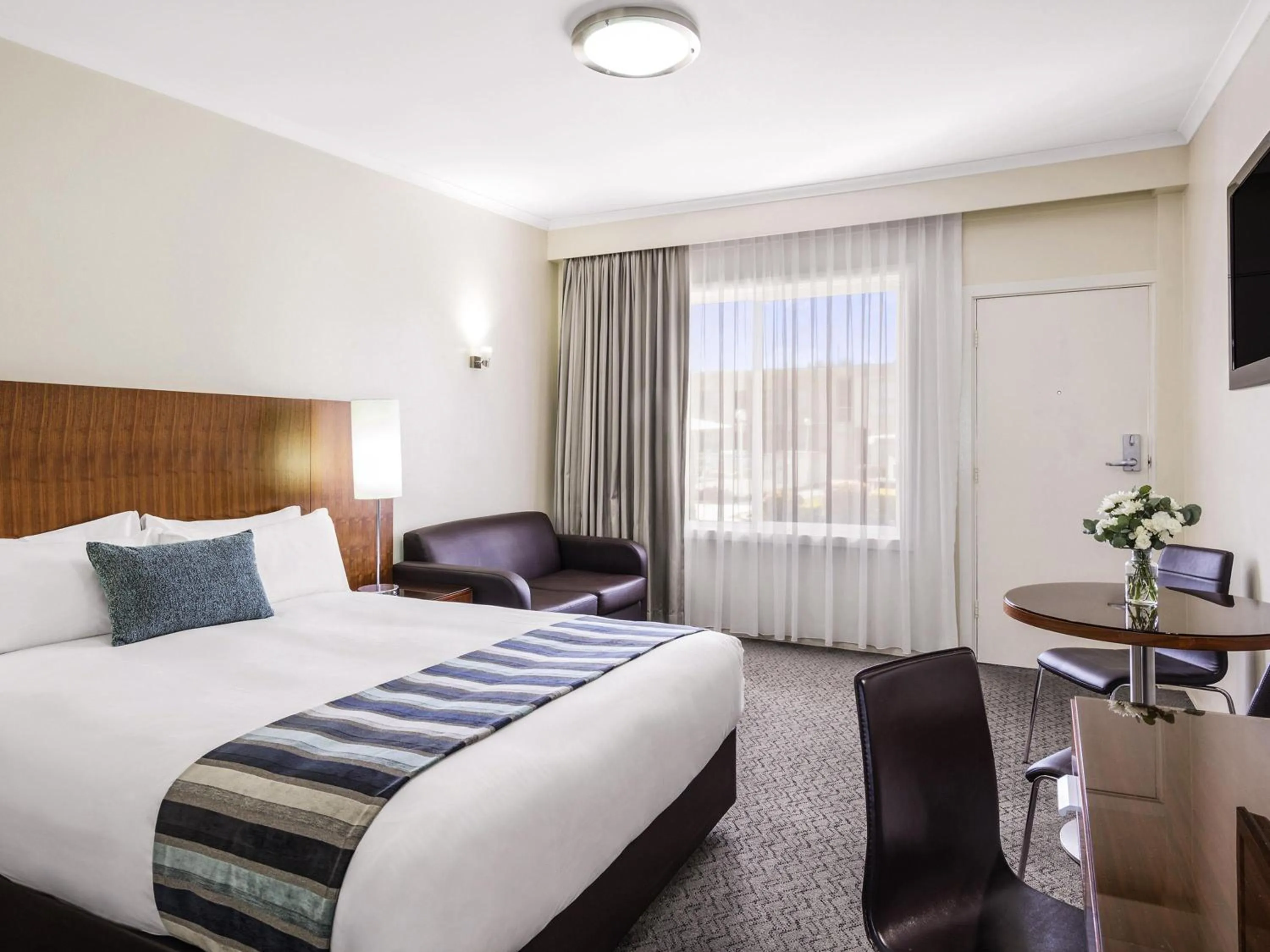 Superior Queen Room in BreakFree Queanbeyan