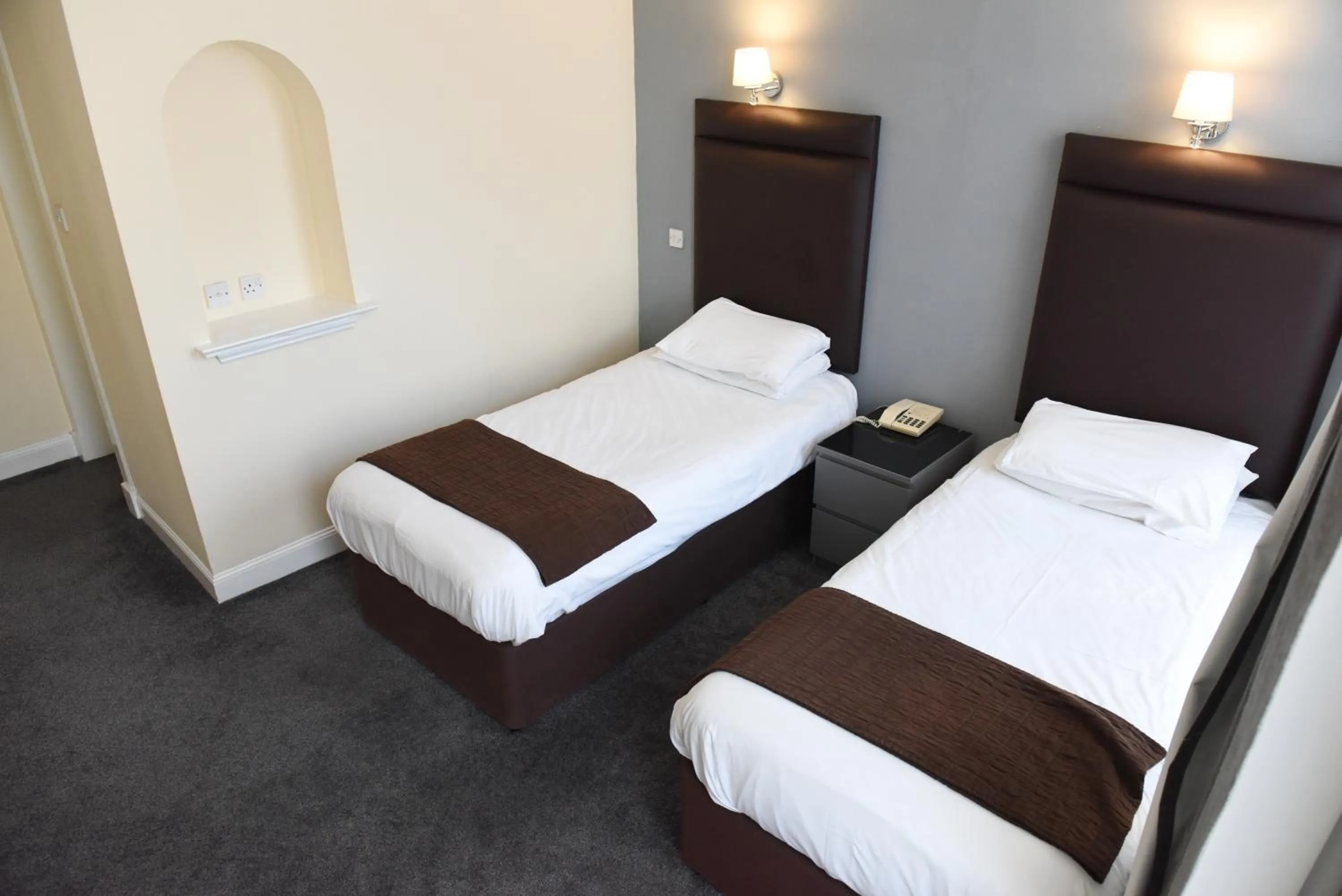 Twin Room in Sandyford Hotel