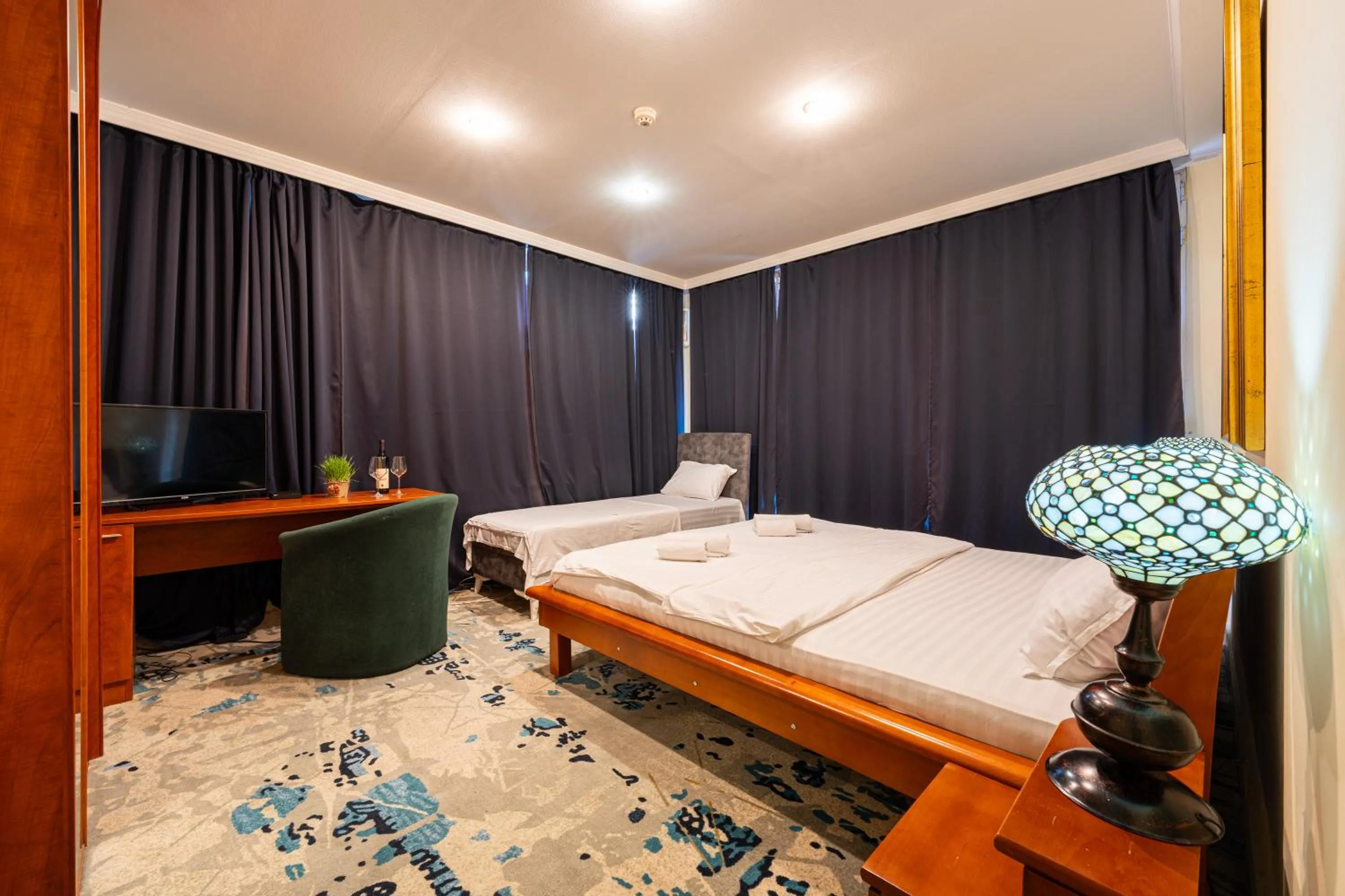 Triple Room with Balcony in Hotel Bojatours