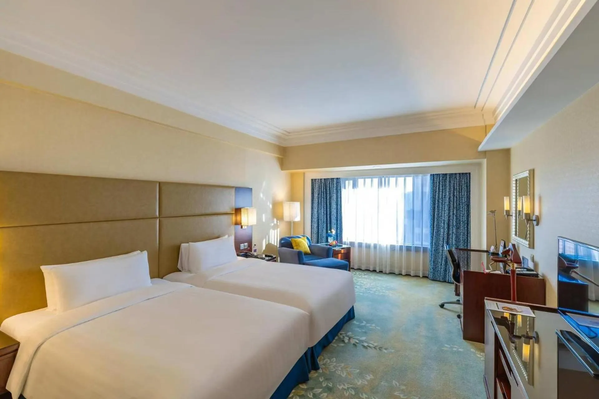 Superior Twin Room in Shangri-La Dalian