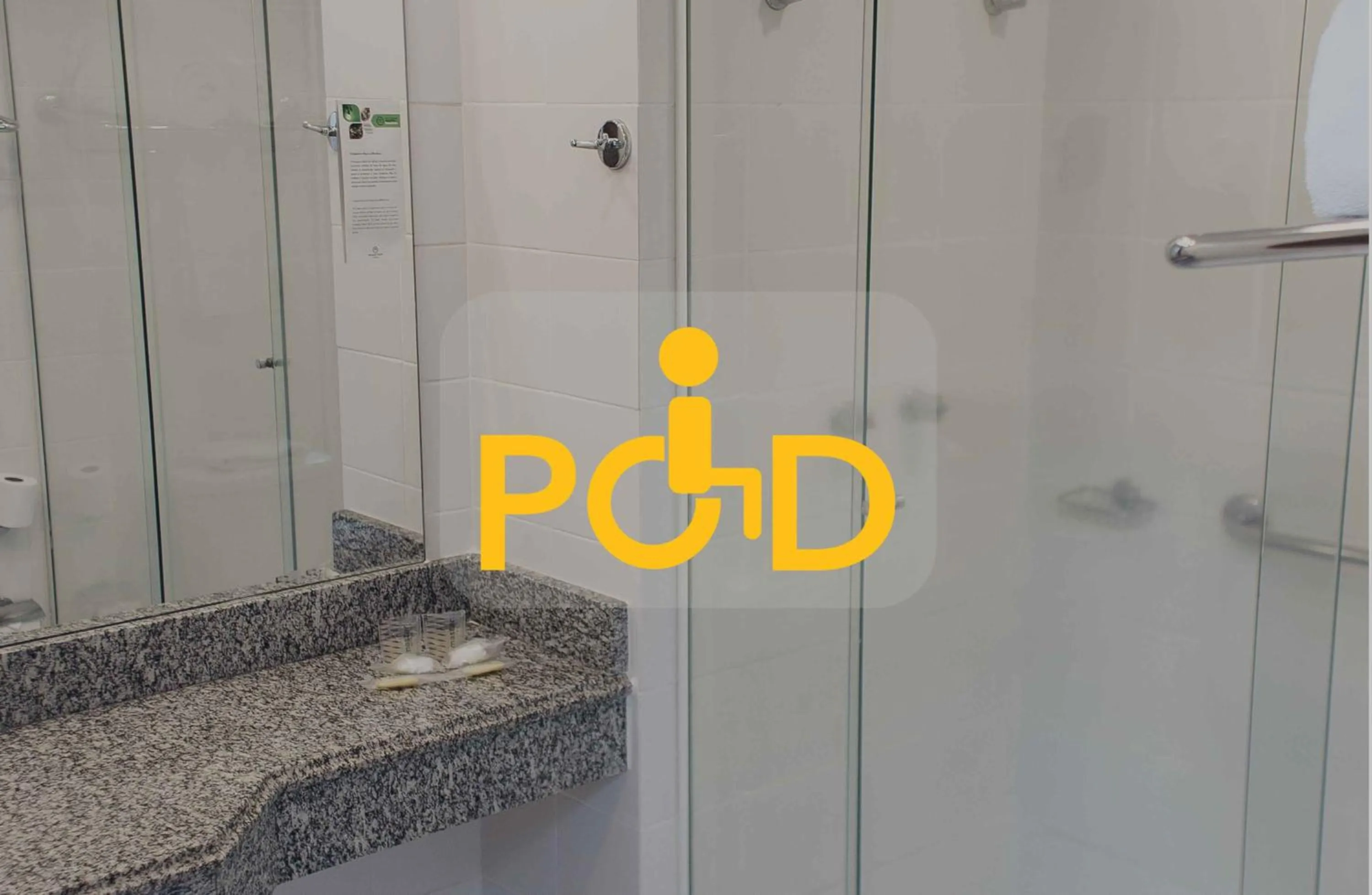 Double Room - Disability Access in Master Express Alberto Bins - 200 metros do Hospital Santa Casa