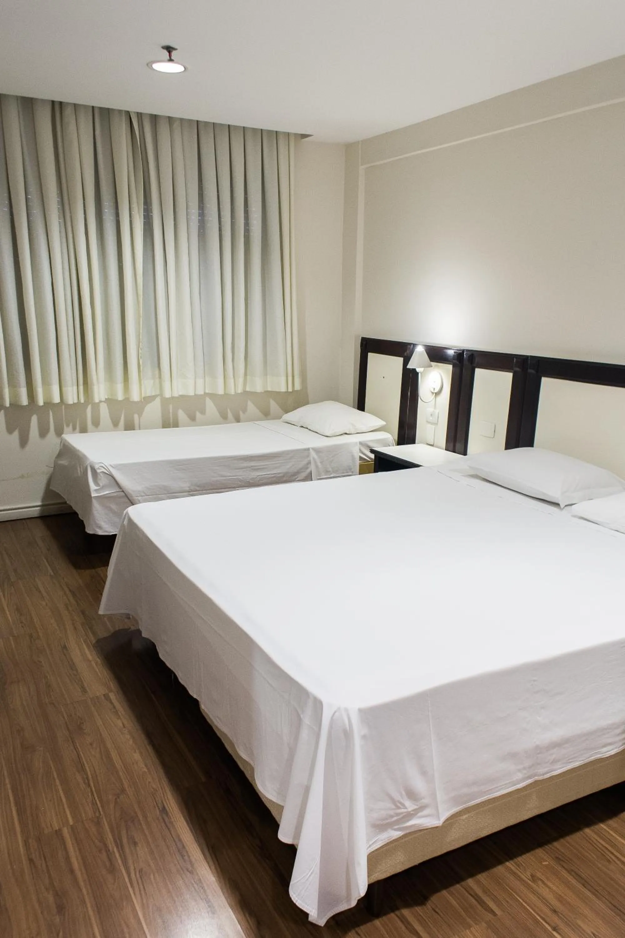 Classic Family Room in Master Express Alberto Bins - 200 metros do Hospital Santa Casa