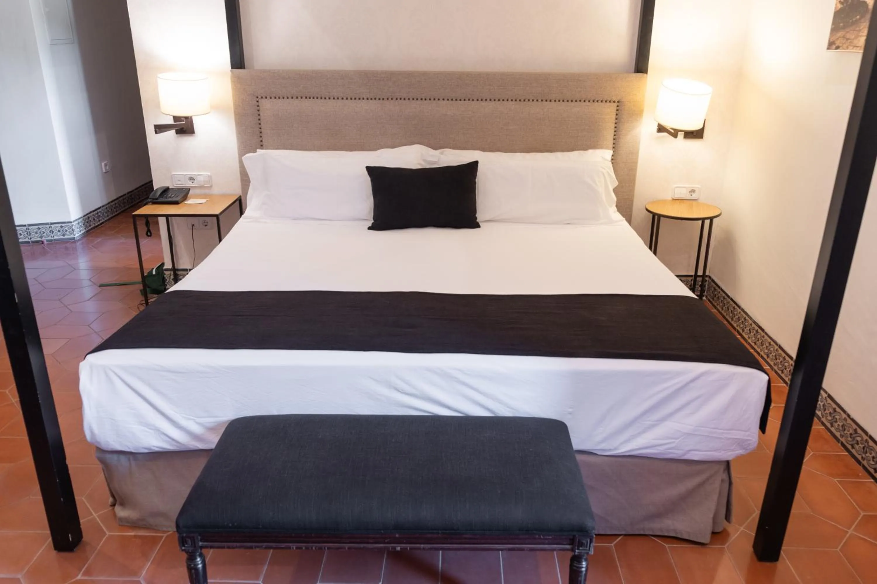 Deluxe Double Room with Balcony in La Almoraima Hotel