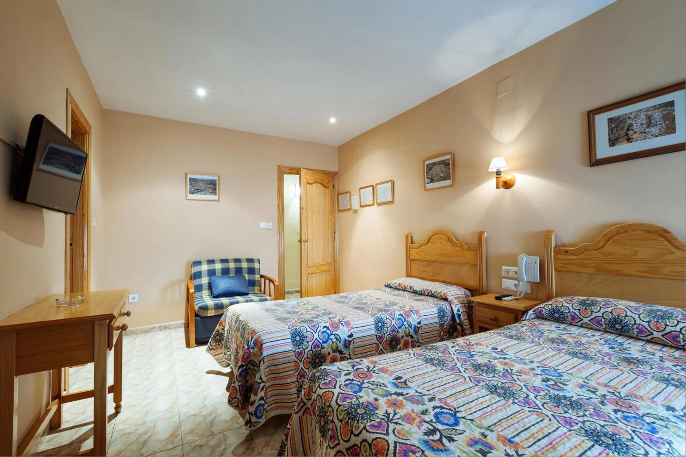 Twin Room in Hotel Philadelfia