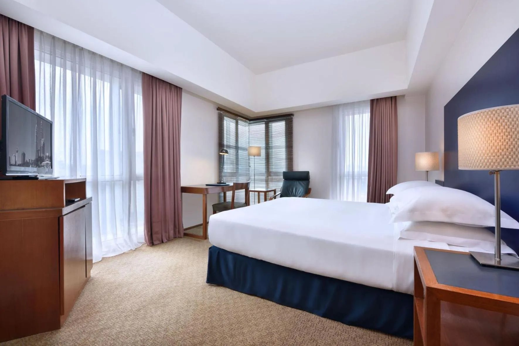 Premium Corner Room in Hotel Capitol Kuala Lumpur