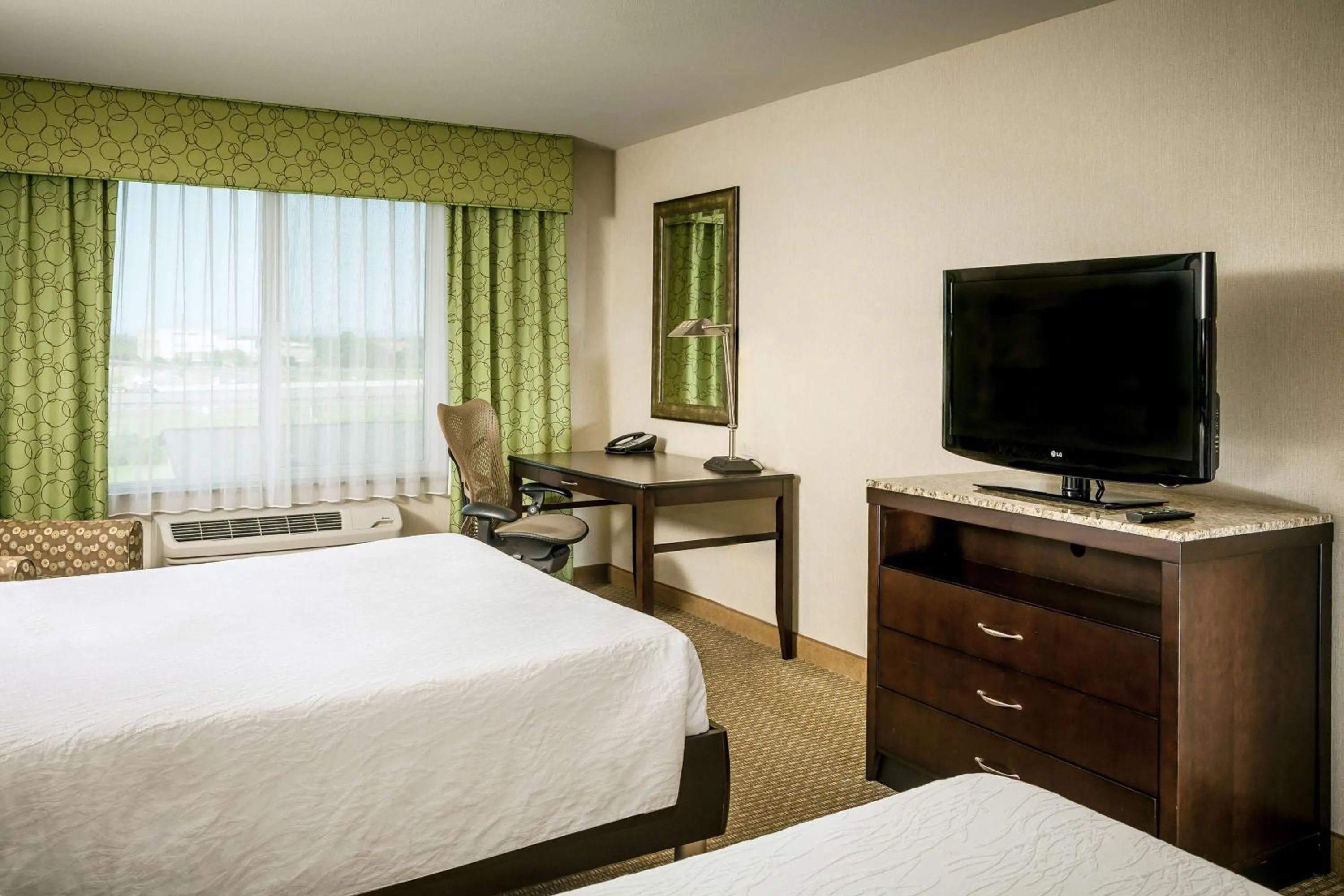 Queen Room with Two Queen Beds in Hilton Garden Inn Seattle/Bothell