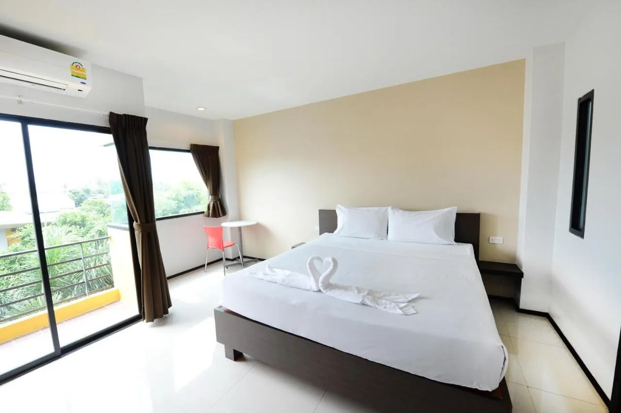 Deluxe King Room in Paradise Resort