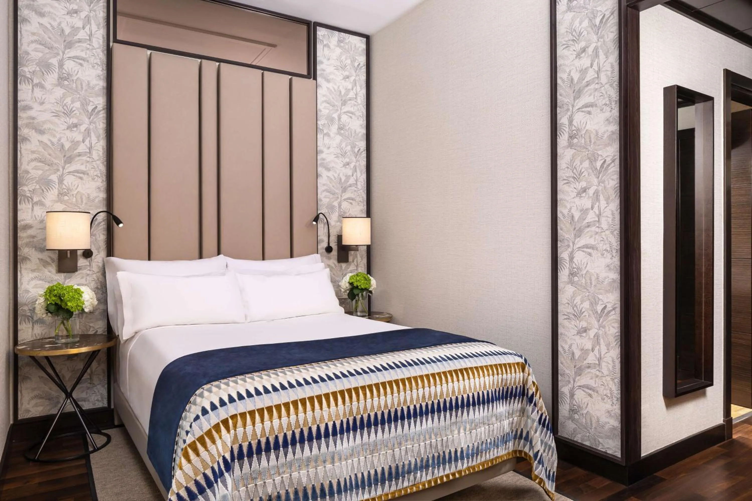 Deluxe Single Room in NH Collection Madrid Palacio de Tepa