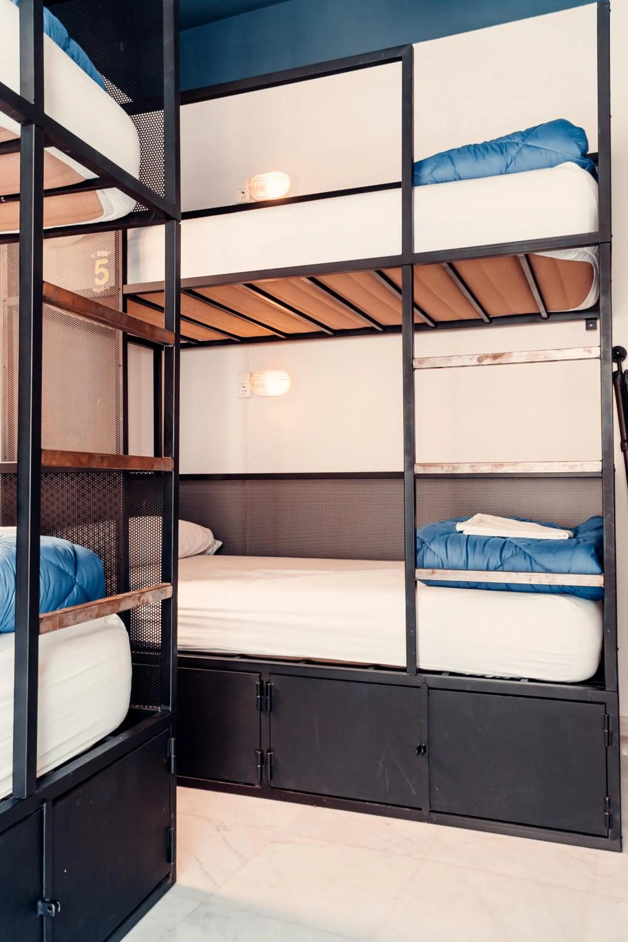 6 Bed Private Room with Private Bathroom in JOY Setas Coworking