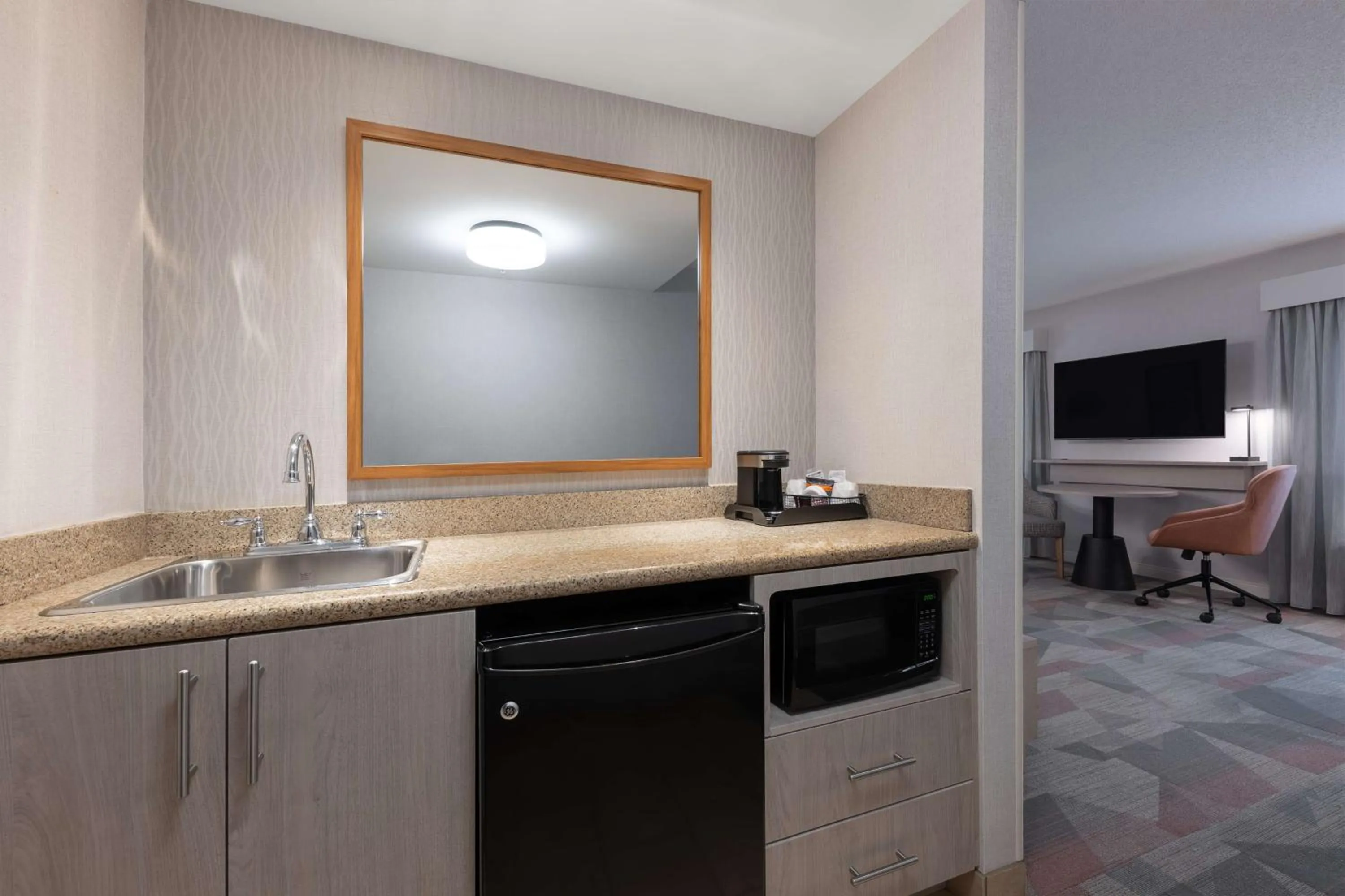 King Studio Suite - Non-Smoking in Hampton Inn & Suites by Hilton Moncton