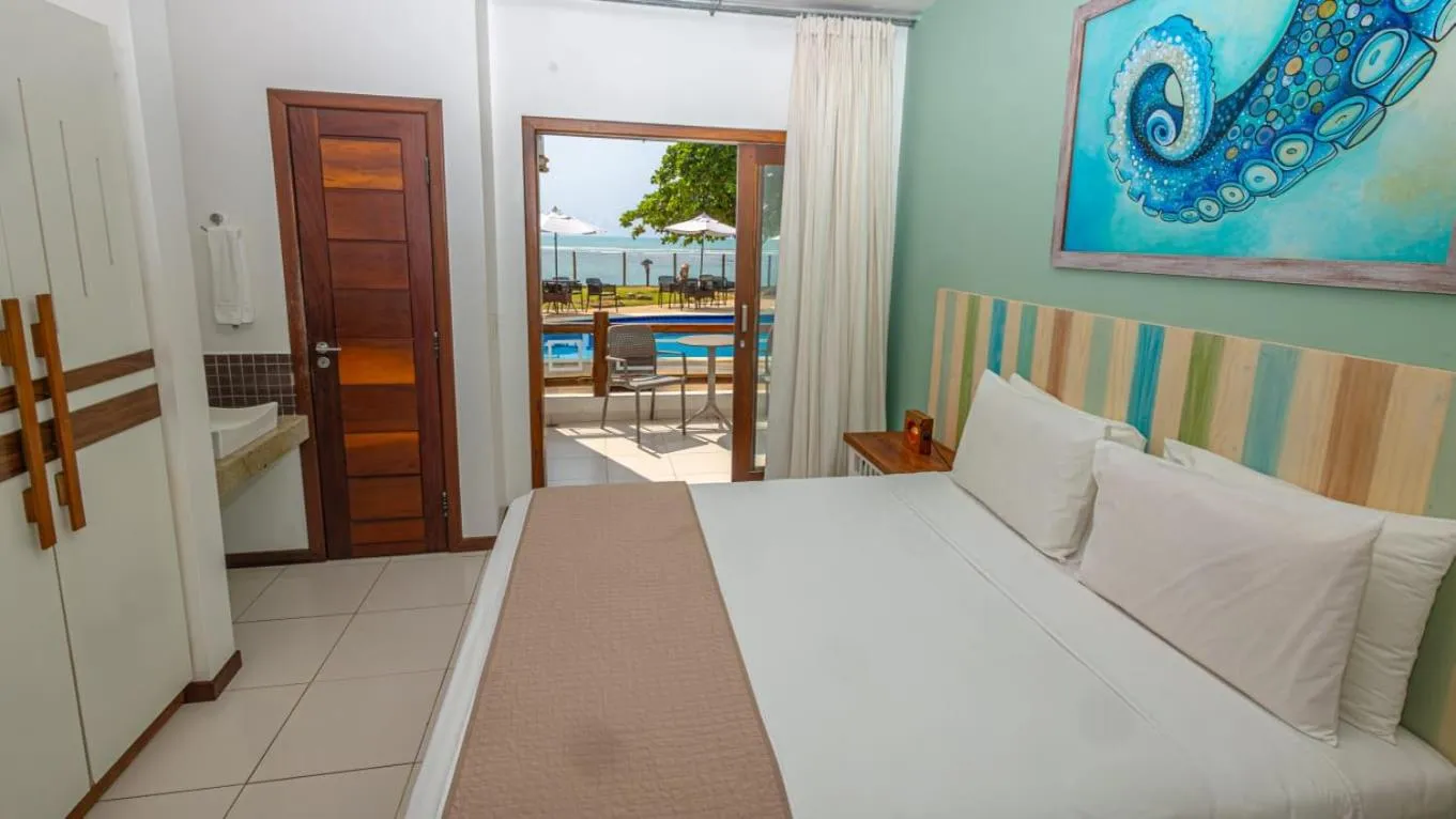 Deluxe Room with Balcony and Sea View in Enseada dos Corais Praia Hotel