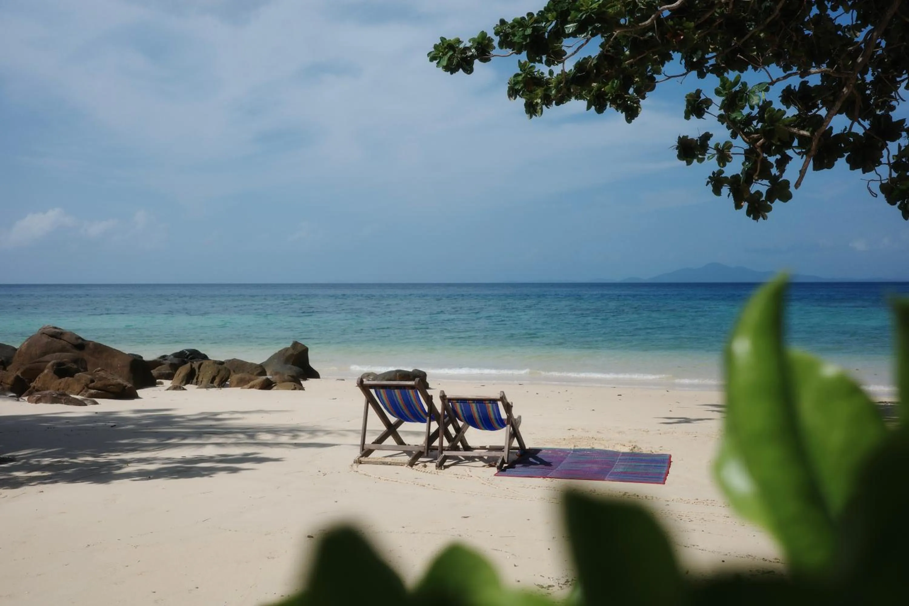 Beach Front Bungalow - Fan Room in Phi Phi Relax Beach Resort