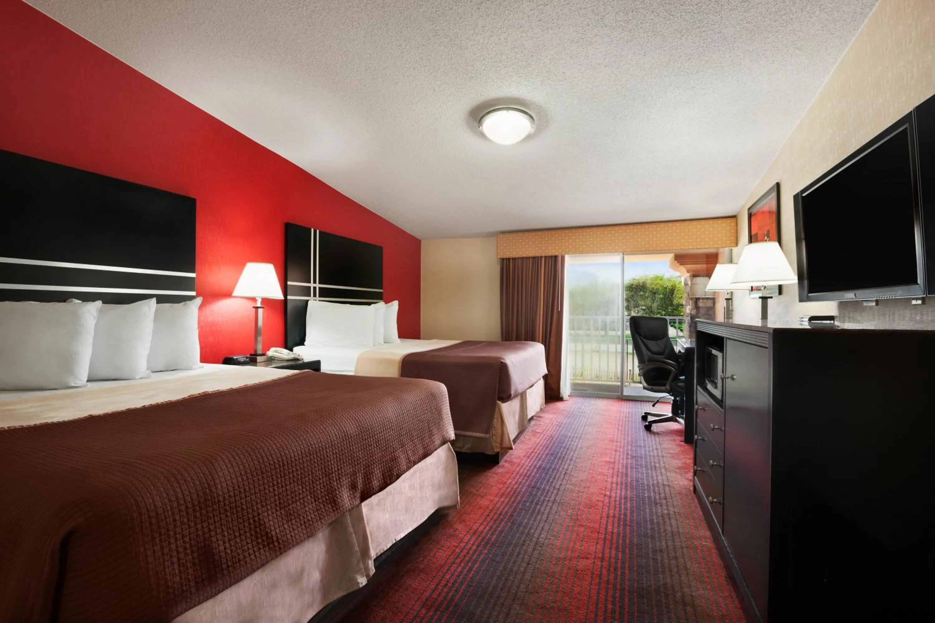 Queen Room with Two Queen Beds - Non-Smoking in Howard Johnson by Wyndham North Plainfield