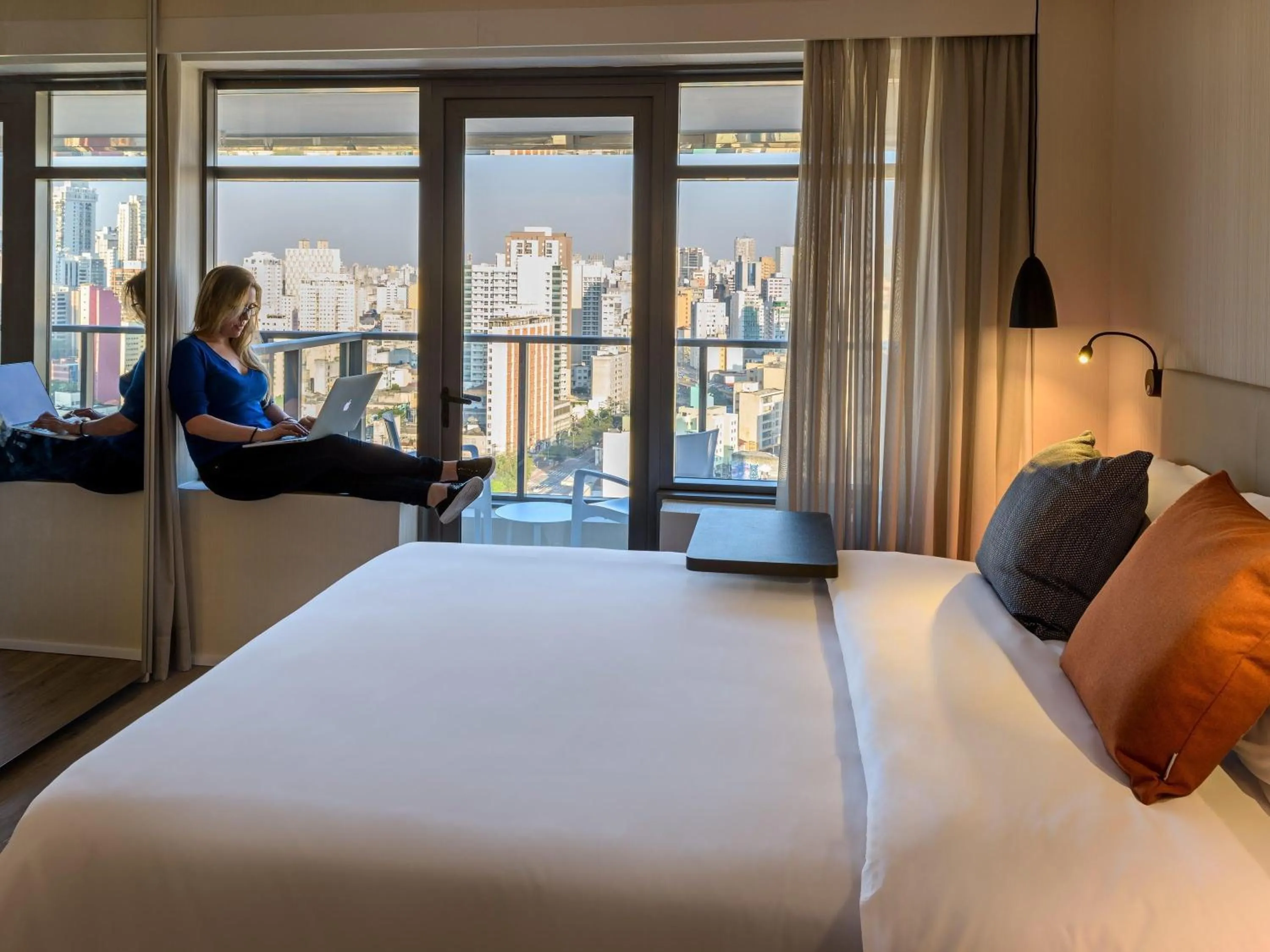 Superior Apartment with Double Bed and Sofa Bed in Mercure Sao Paulo Barra Funda