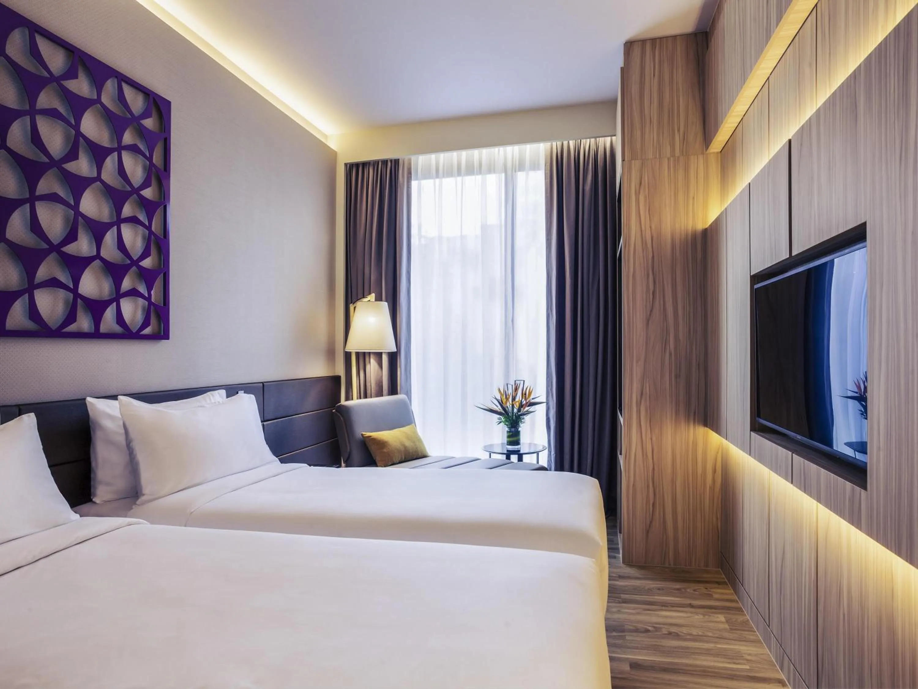 Privilege Twin Room, Lounge Access, Higher Floor, Free Mini-bar in Mercure Singapore On Stevens