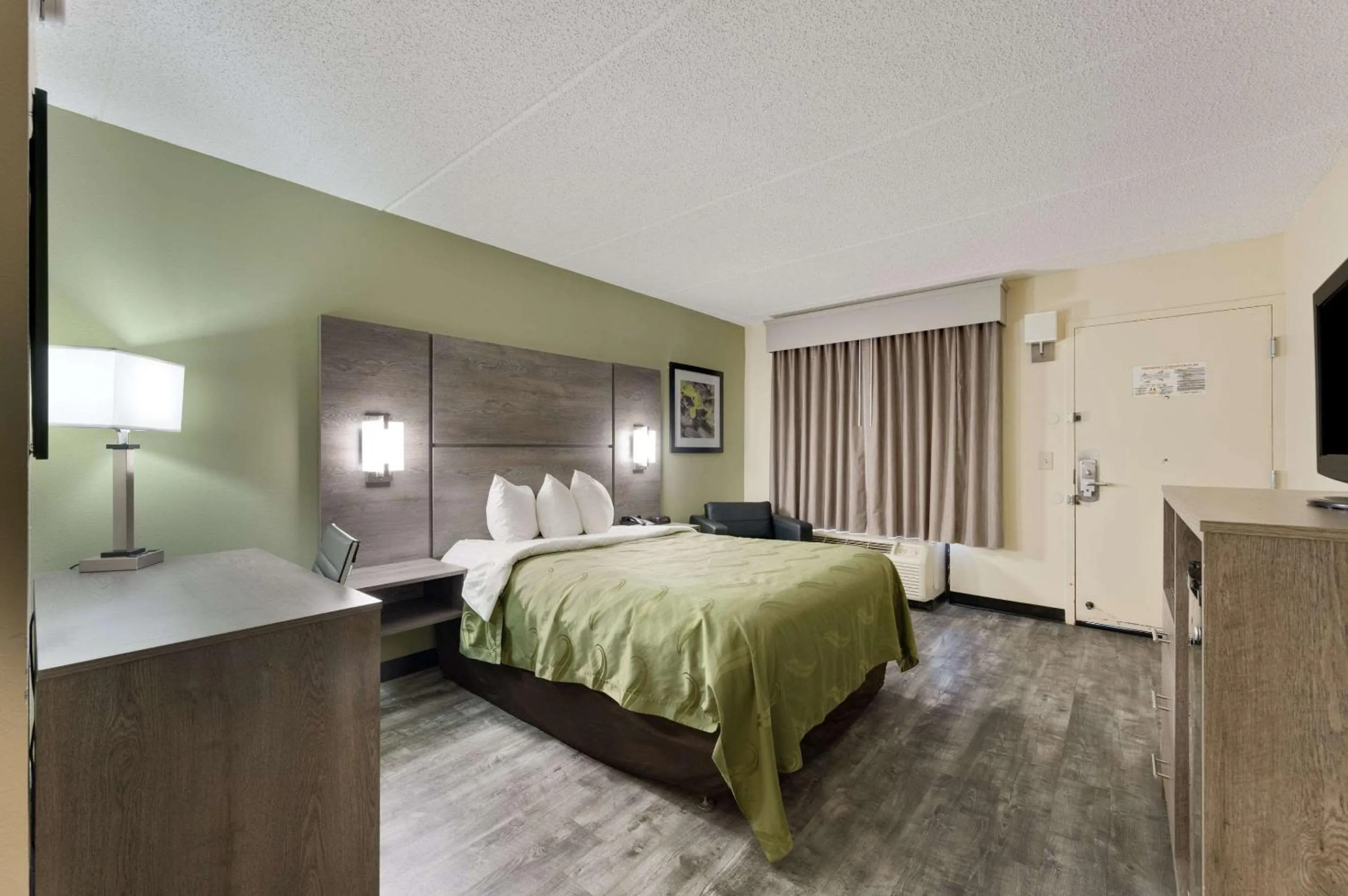King Room - Smoking  in Quality Inn Airport - Southeast