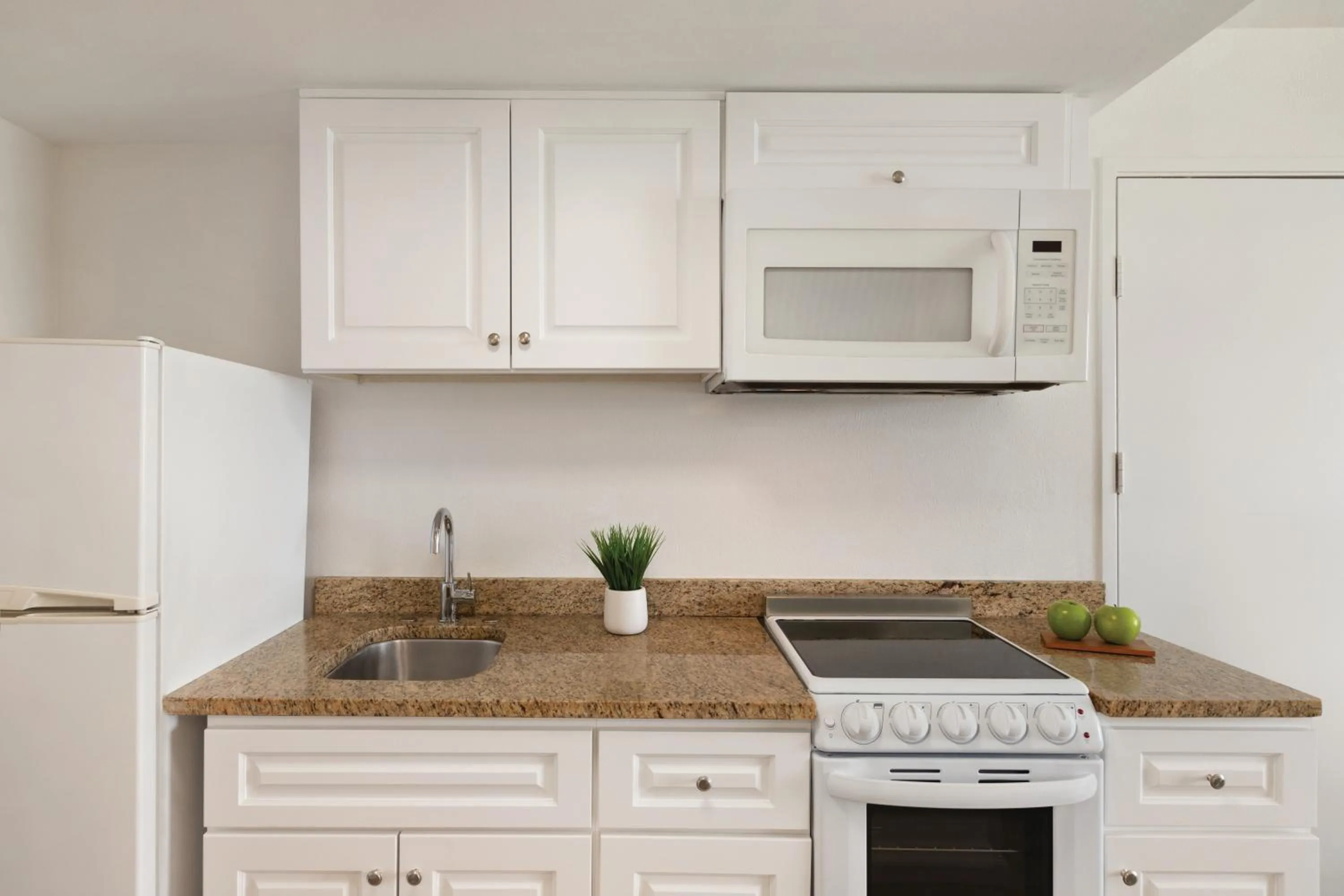 Extended Stay Double Suite with Two Double Beds - Non-Smoking/Top Floor in Radisson Beachfront Hotel - Panama City Beach