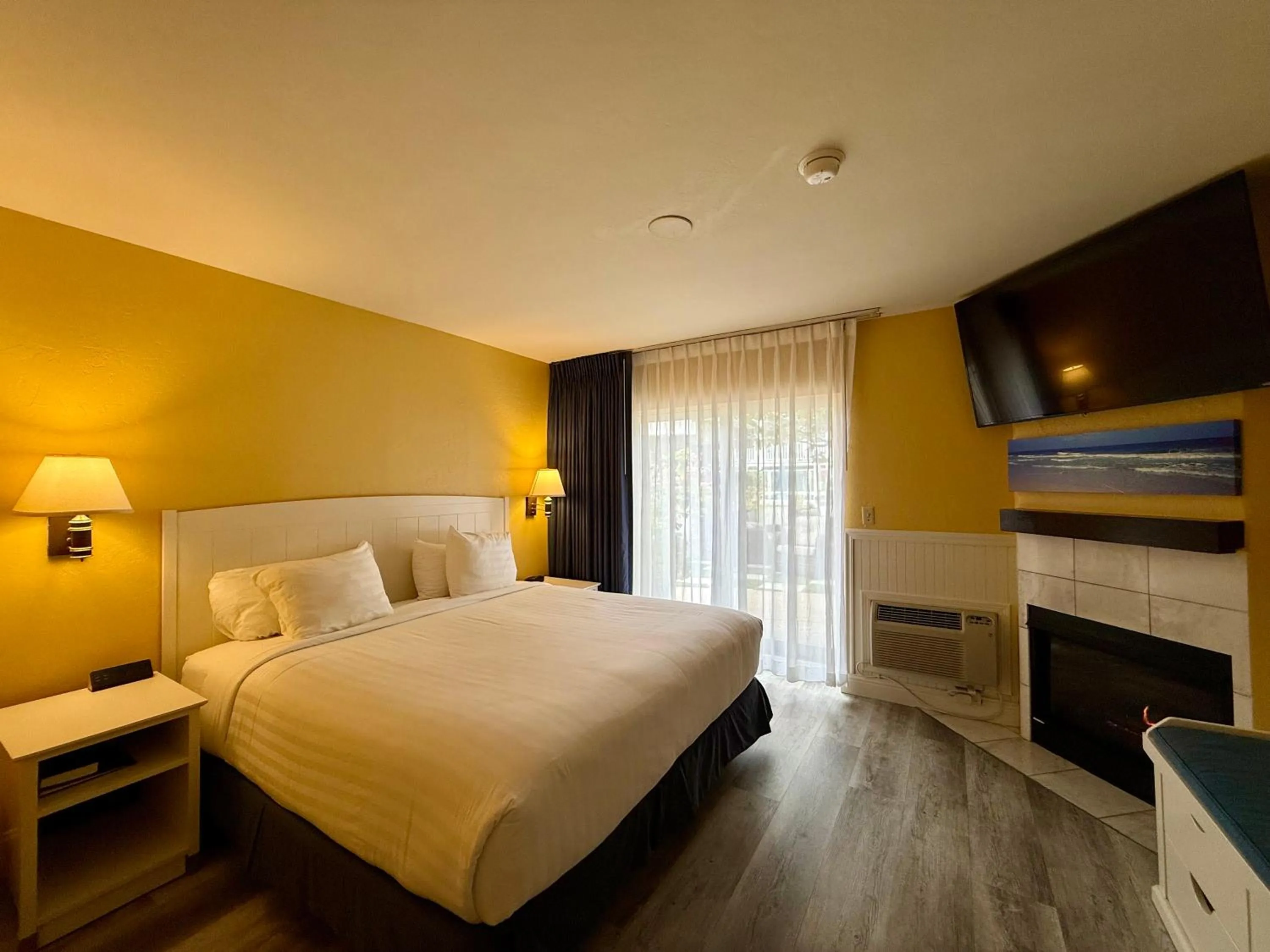 King Room in Monterey Bay Lodge