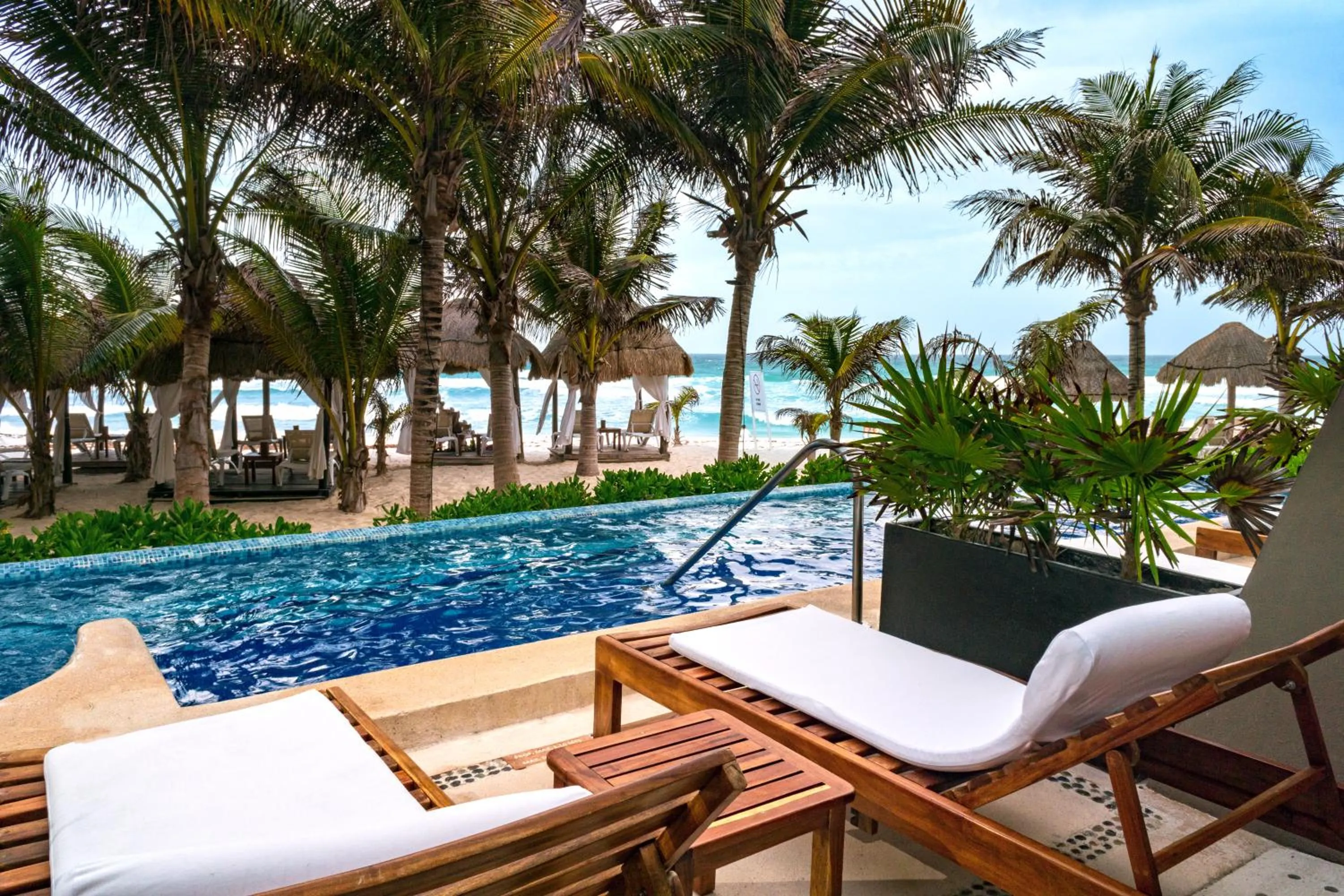 Junior Suite Swim Up - single occupancy - Adults Only  in Flamingo Cancun All Inclusive