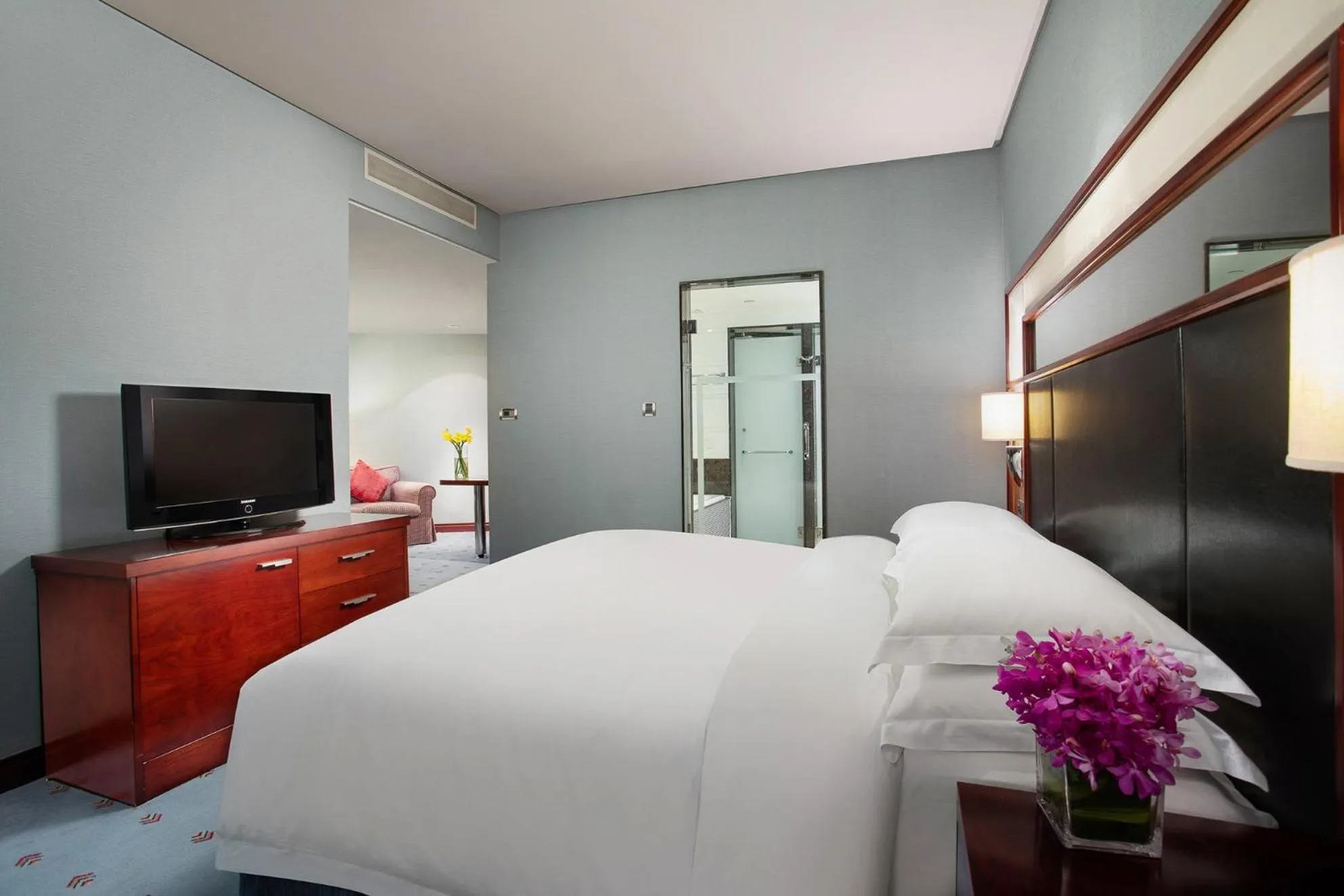 One-Bedroom King Suite in Crowne Plaza Wuxi City Center