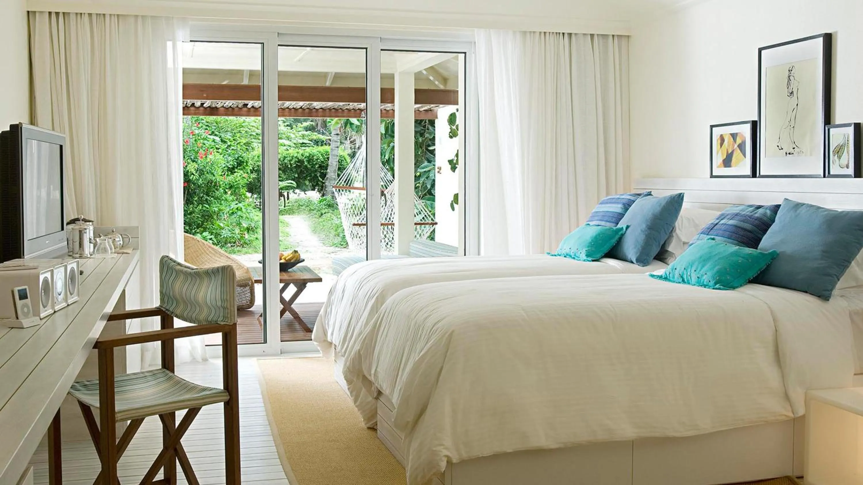 Resort Villa in Holiday Inn Resort Kandooma Maldives - Kids Stay & Eat Free and Free Roundtrip Speed Boat for a minimum 4 nights stay