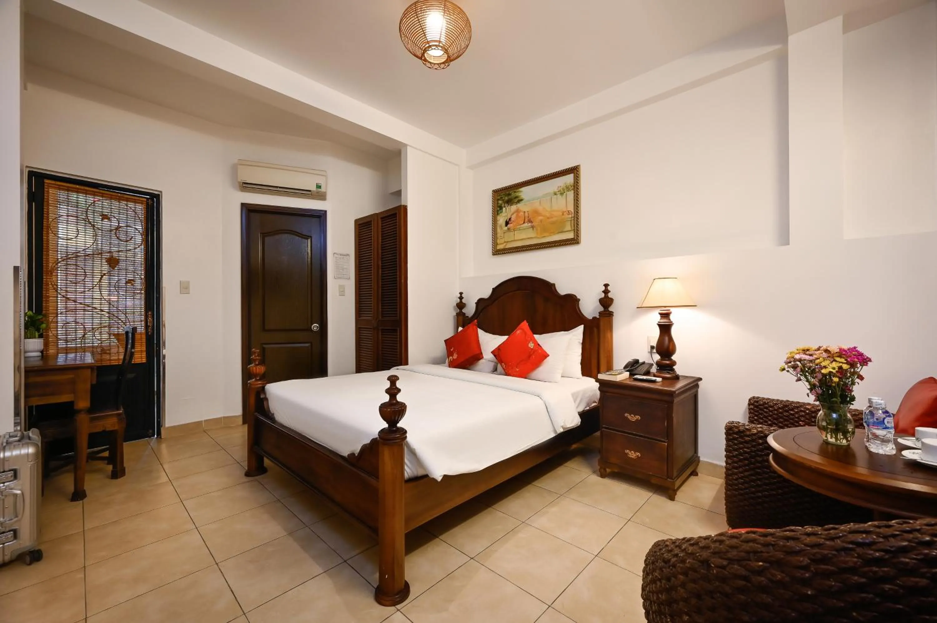 Deluxe Double or Twin Room with Balcony in Halo Boutique Ben Thanh Hotel