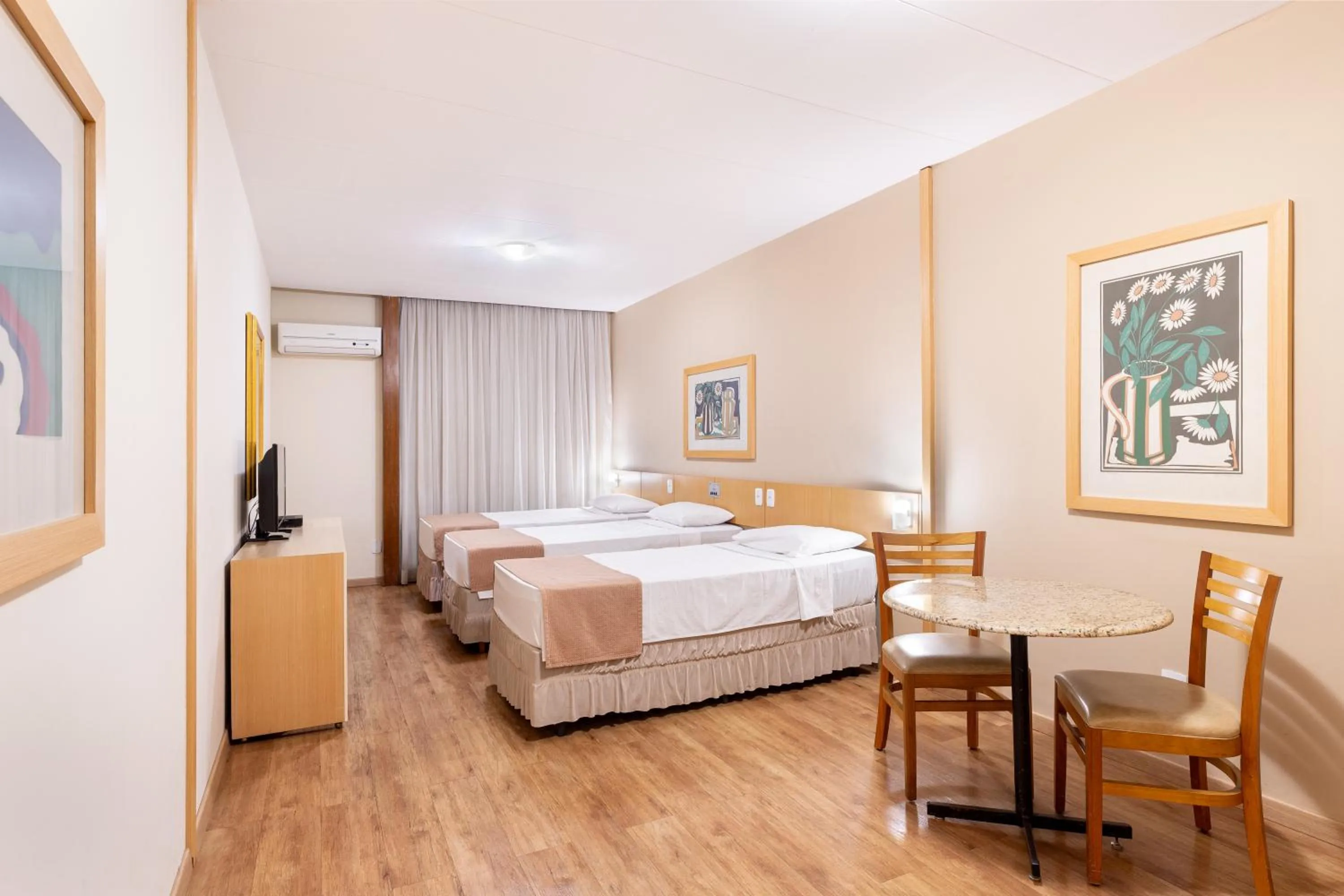 Luxury Triple Room - single occupancy in Hotel Crystal