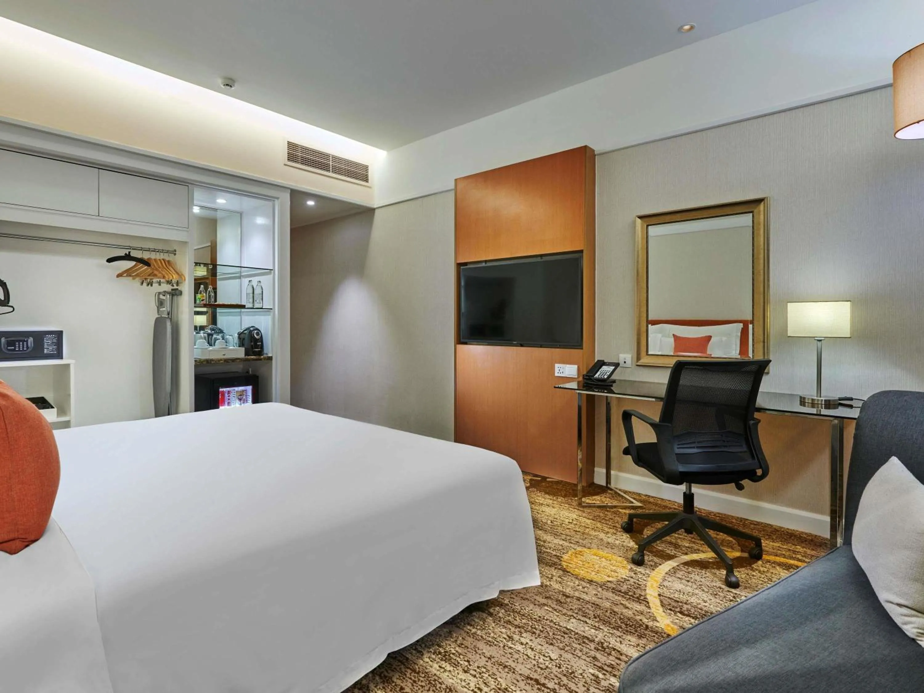 Deluxe Twin Room in Pullman Kuala Lumpur City Centre Hotel & Residences