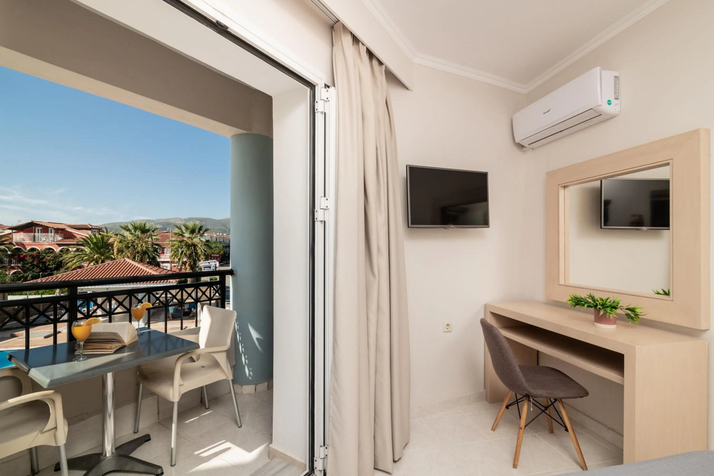 Standard Twin/Double room with Pool View in Karras Hotel