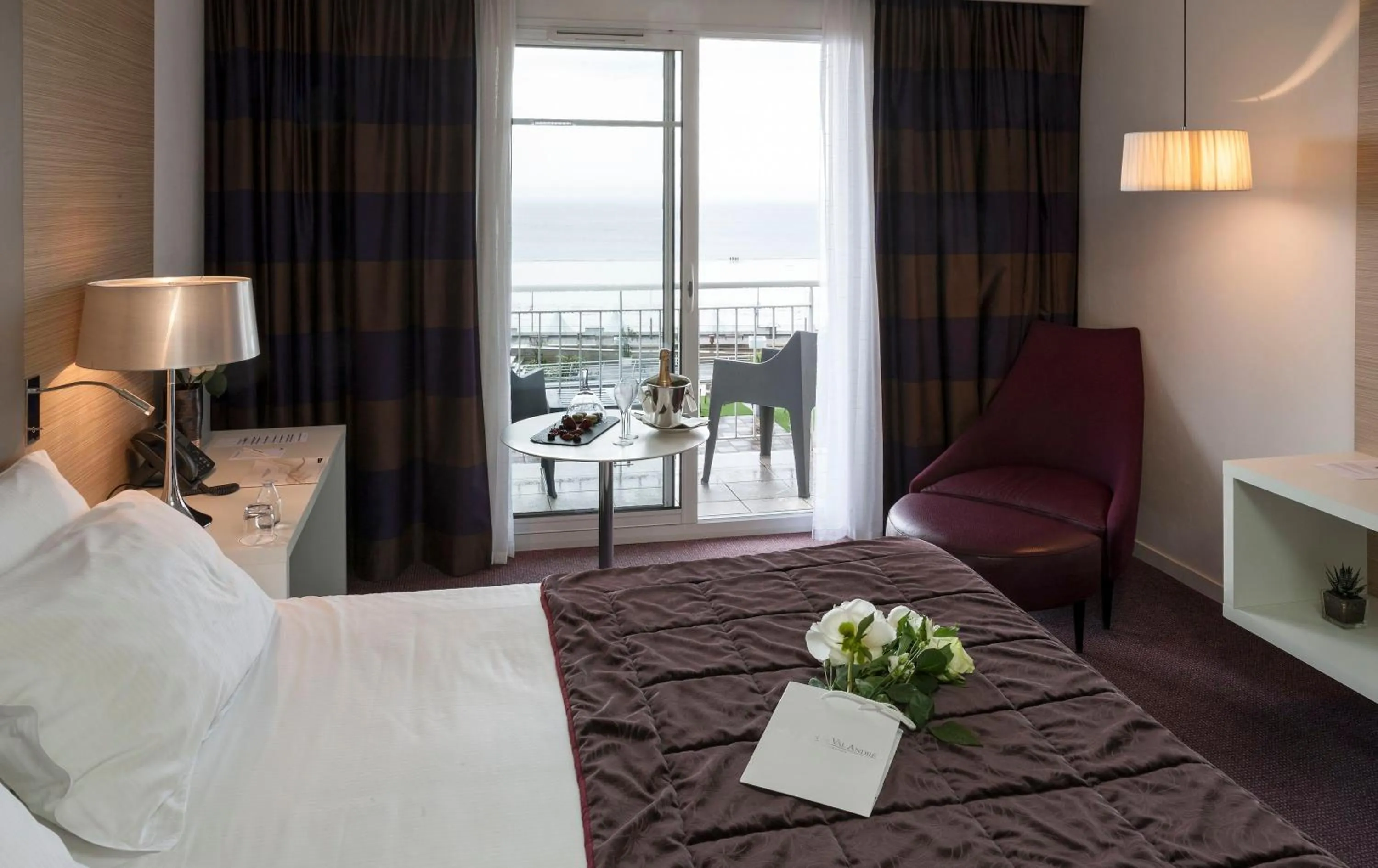 Deluxe Double Room with Sea View - Spa Access in Spa Marin Du Val Andre Thalasso Resort