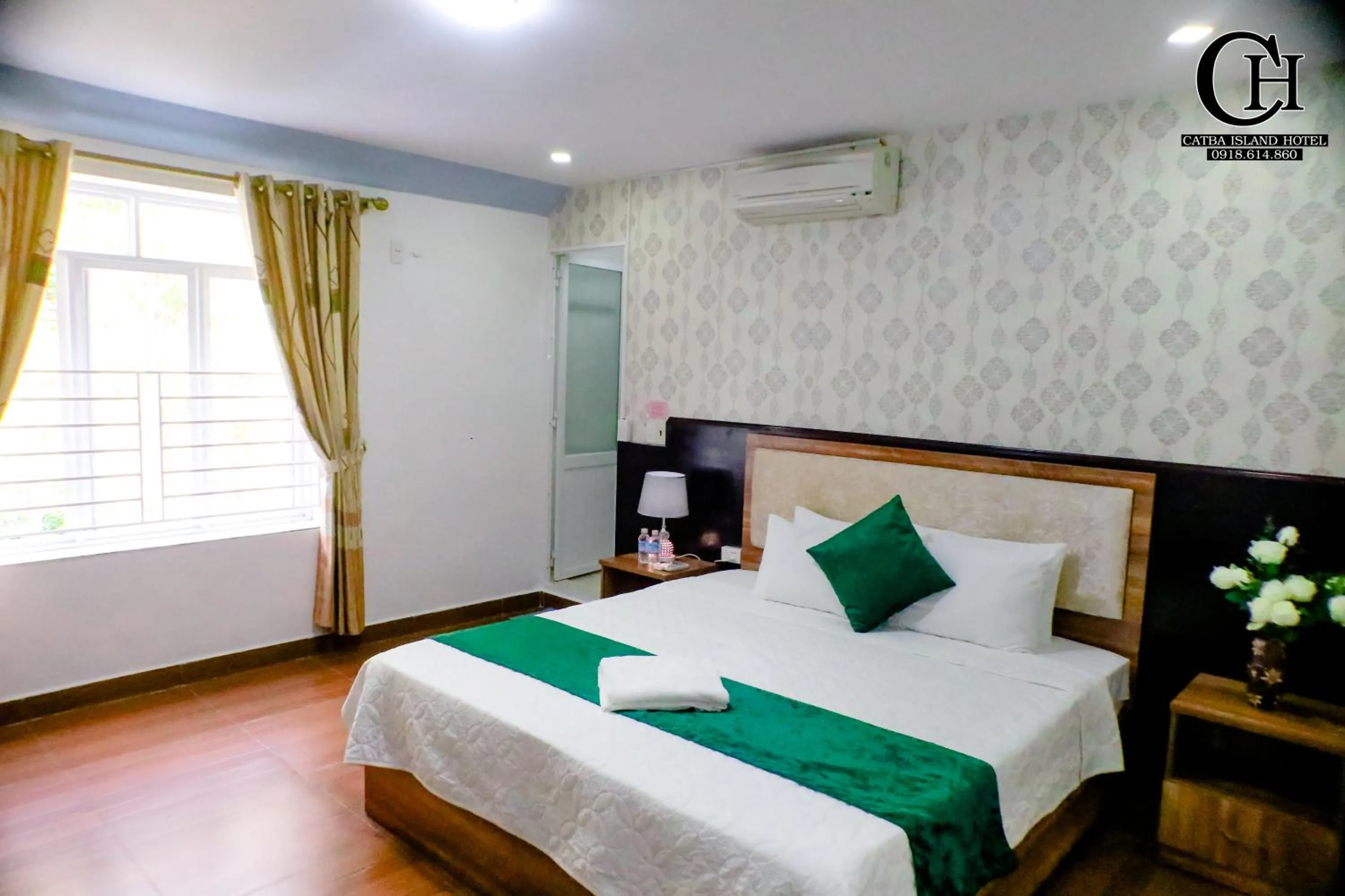 Deluxe Queen Room in catba island hotel
