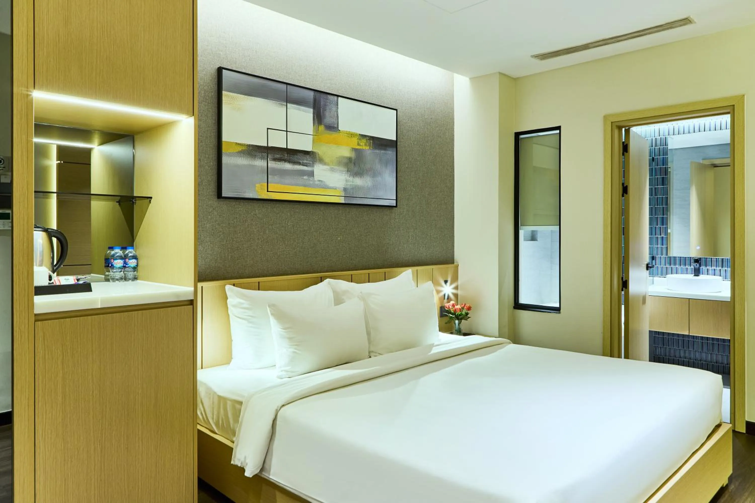 Deluxe Double No Window, Free Afternoon Tea in Central Park Saigon Hotel