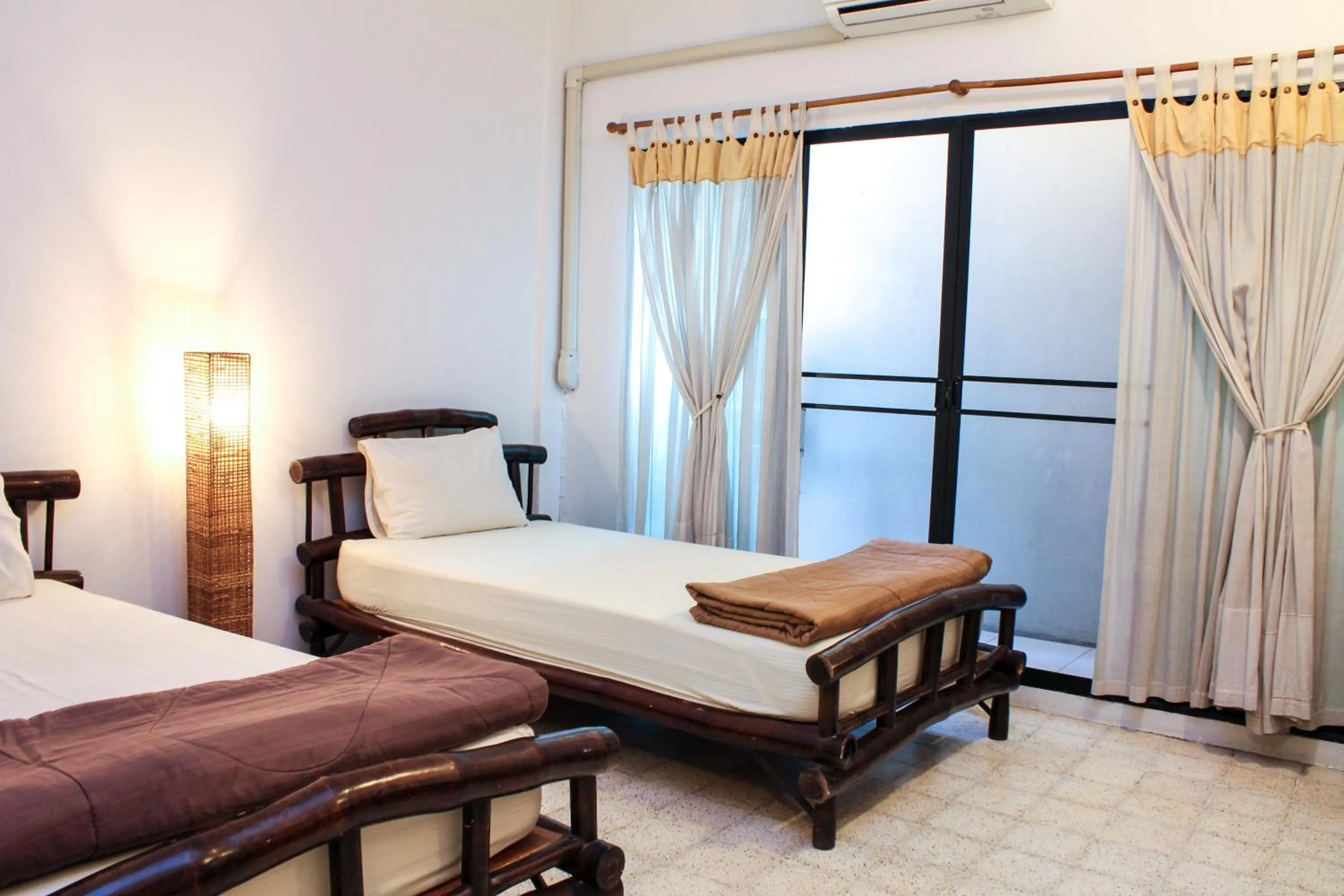 A/C Superior Twin Room (No balcony view) in Lamphuhouse Bangkok